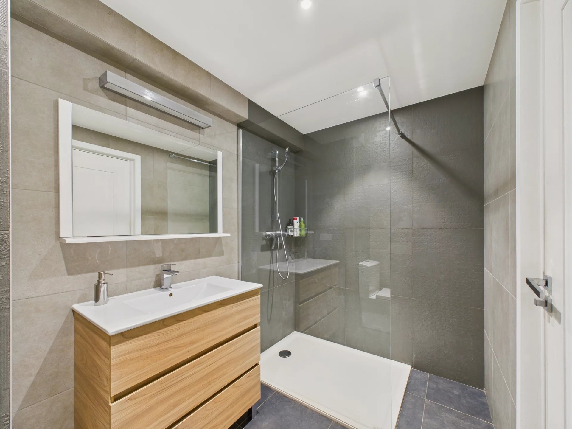 4 pièces Duplex 190m² dernier étage – Rue François Guisol NICE Le Port