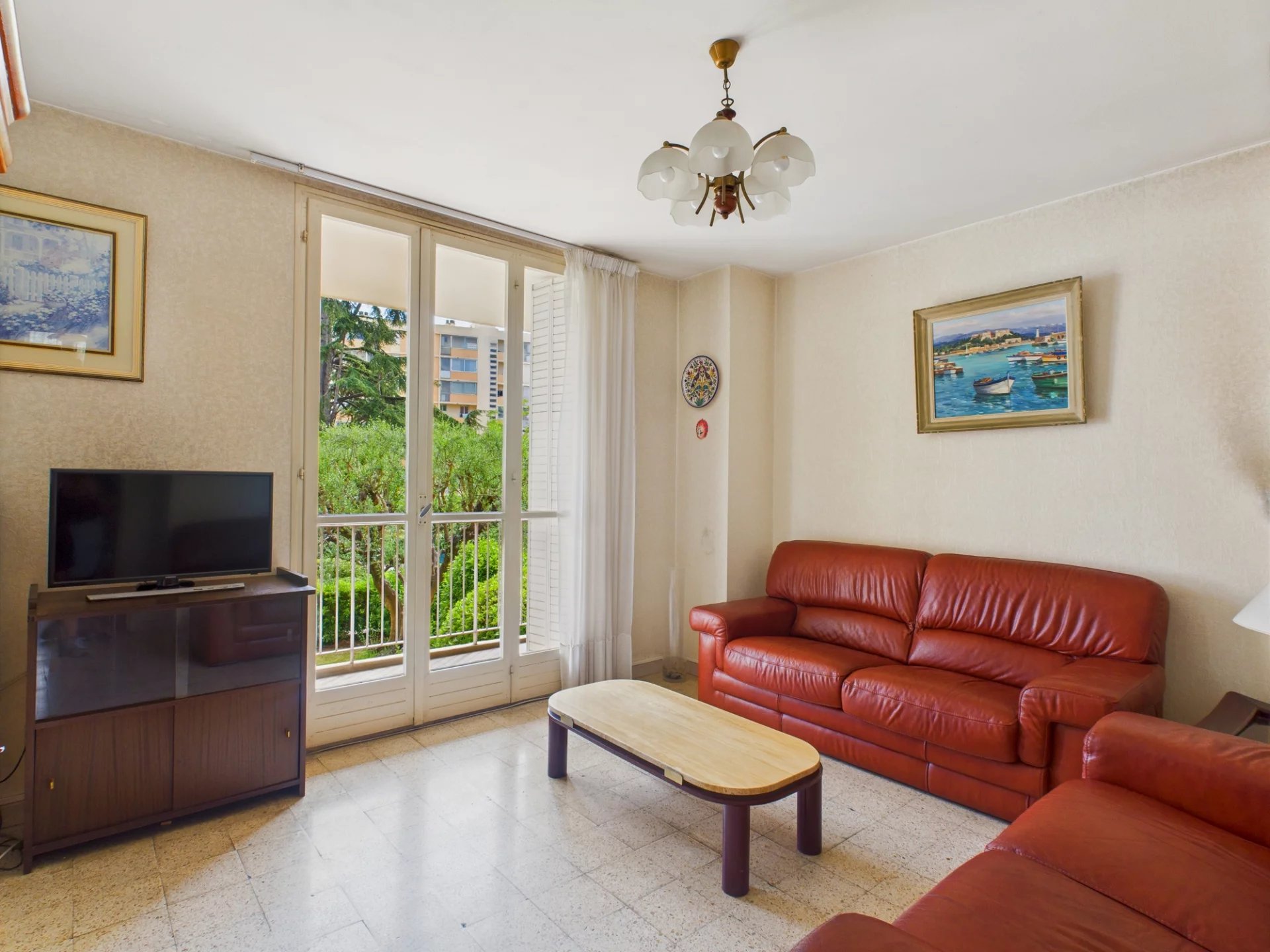 Appartement 4 pièces Balcons – 64m² – Cave – Parking Collectif – Av Desiree Clary – NICE