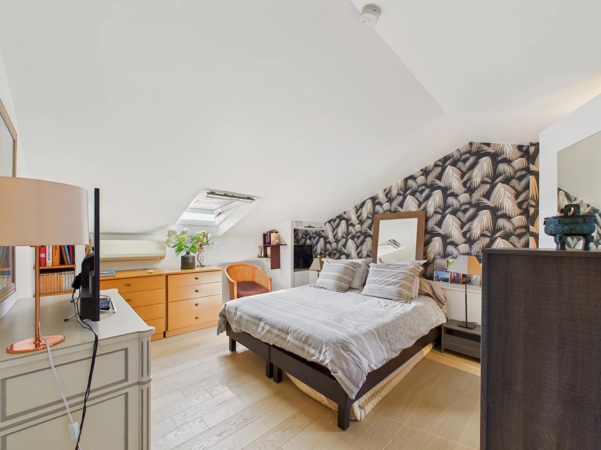 4 pièces Duplex 190m² dernier étage – Rue François Guisol NICE Le Port