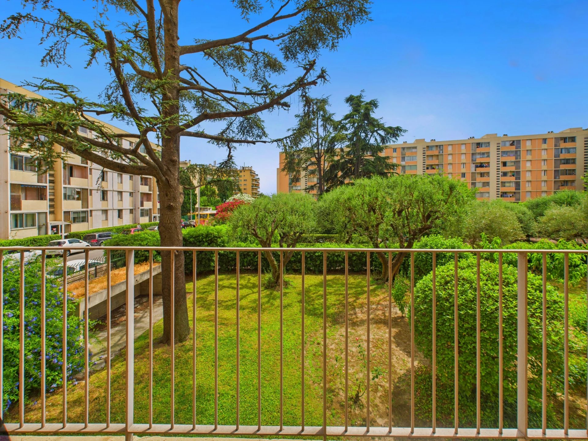 Appartement 4 pièces Balcons – 64m² – Cave – Parking Collectif – Av Desiree Clary – NICE