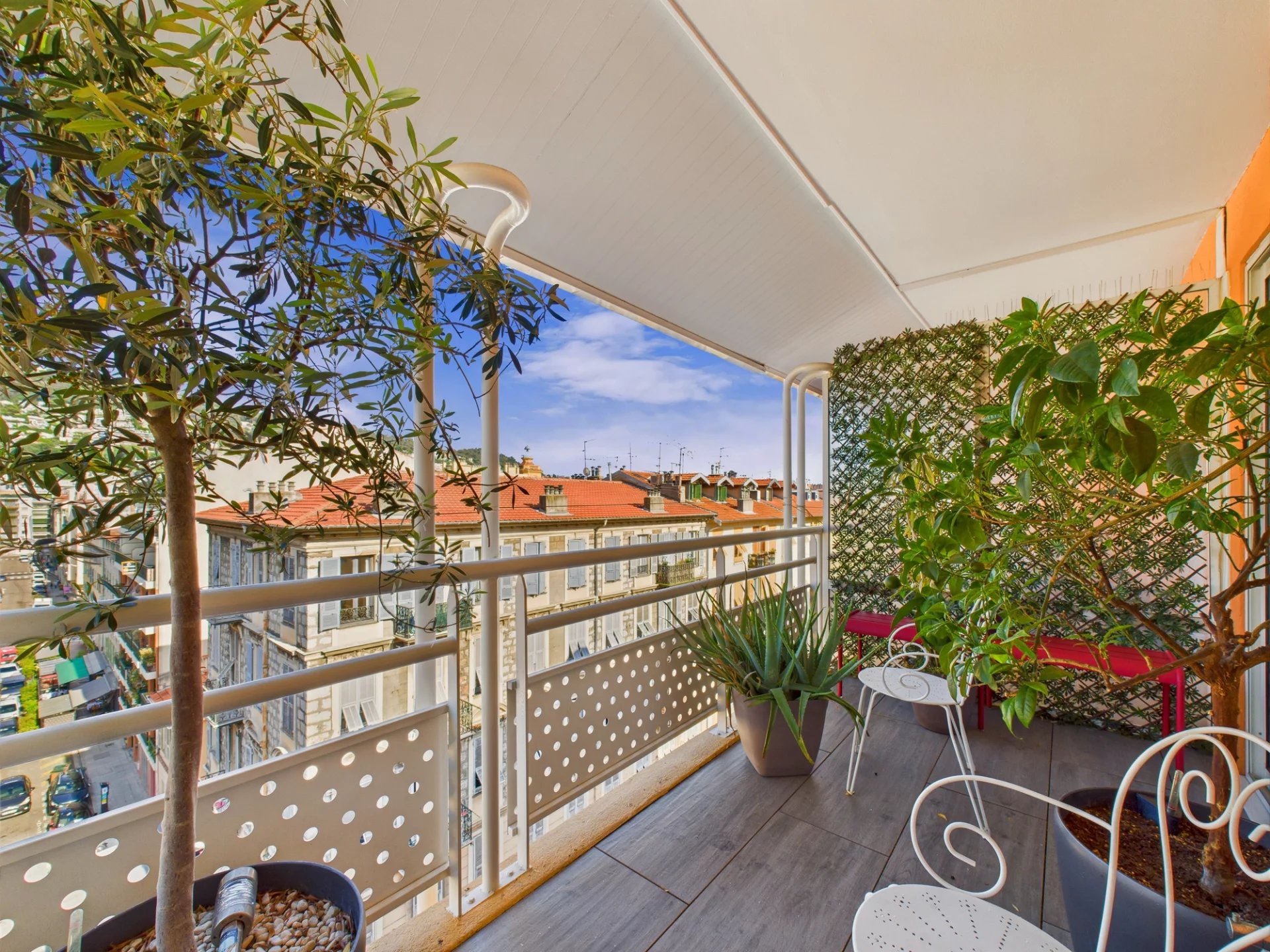 4 pièces Duplex 190m² dernier étage – Rue François Guisol NICE Le Port