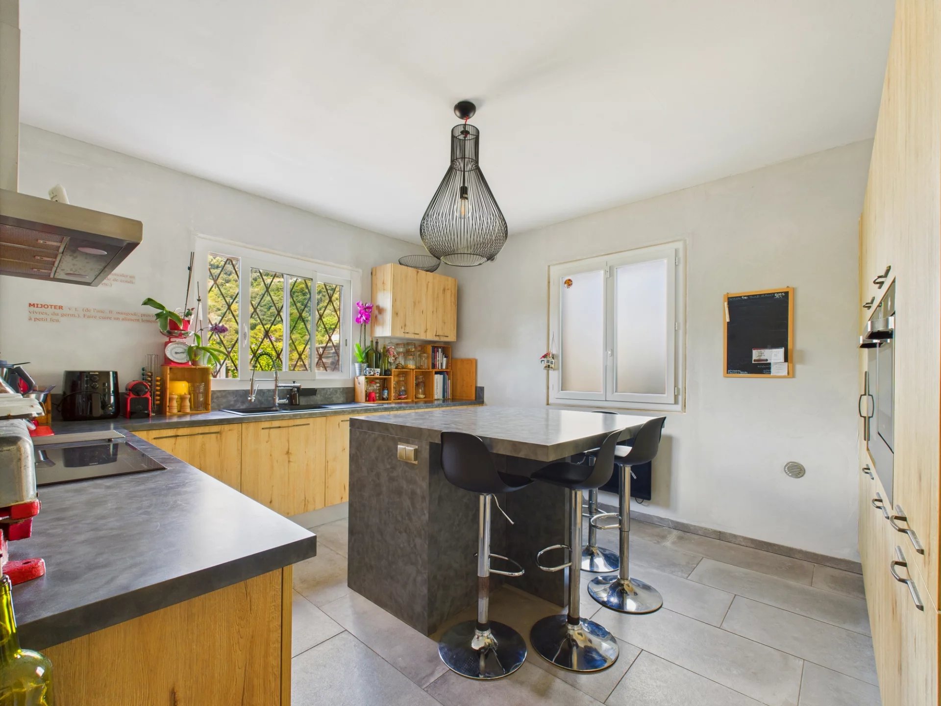 Bas de VILLA 4 pièces 114m² Jardin / Terrasse + Grand garage – Av de Féric NICE