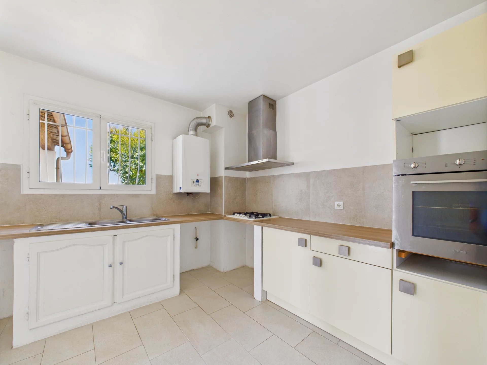 Haut de villa 2 pièces 73m² + 2 Terrasses + 2 parkings – CAGNES SUR MER Bréguières
