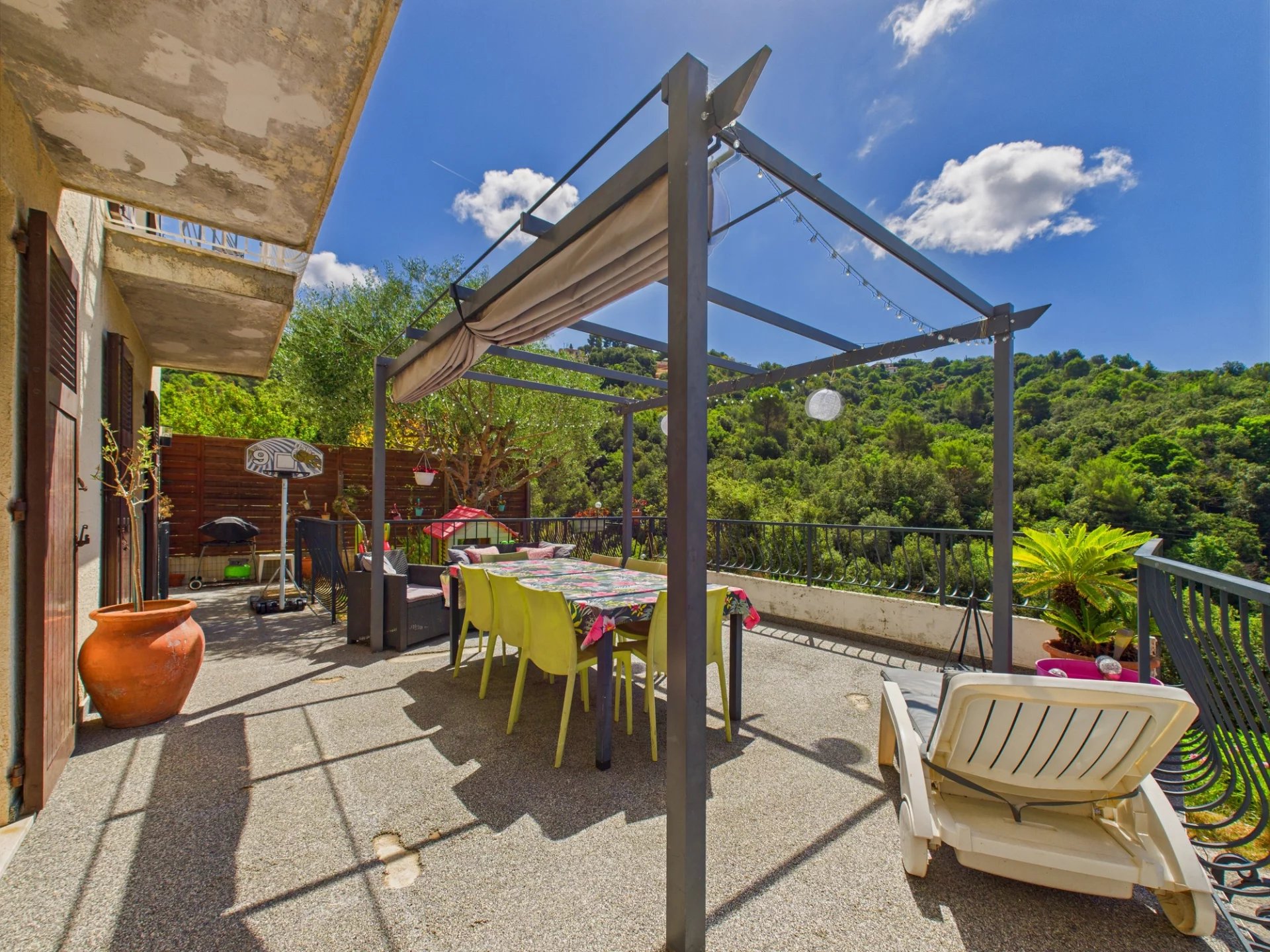 Bas de VILLA 4 pièces 114m² Jardin / Terrasse + Grand garage – Av de Féric NICE