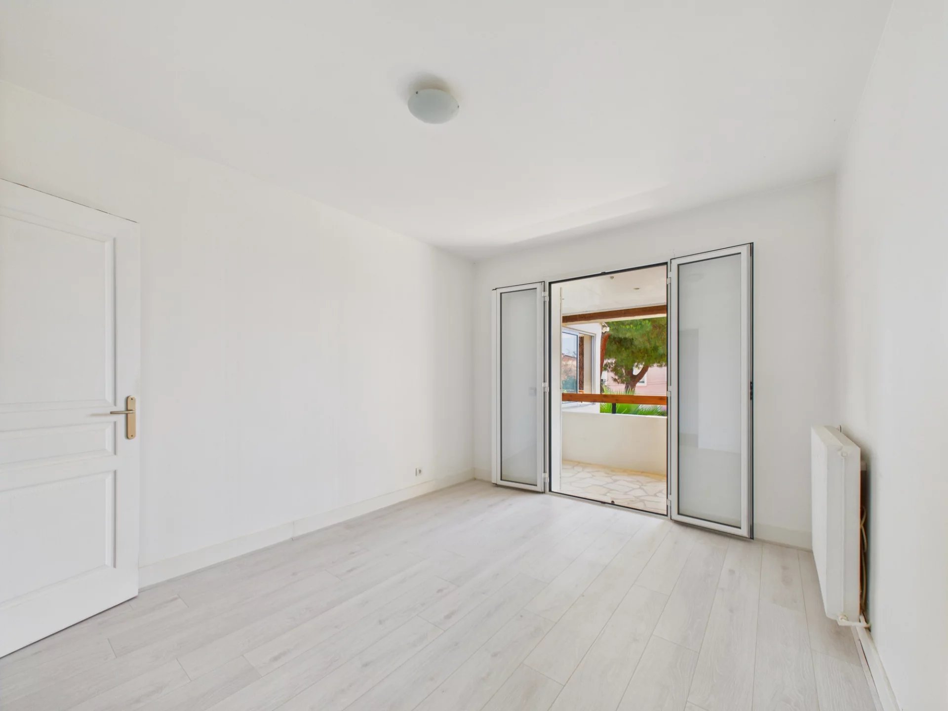Haut de villa 2 pièces 73m² + 2 Terrasses + 2 parkings – CAGNES SUR MER Bréguières