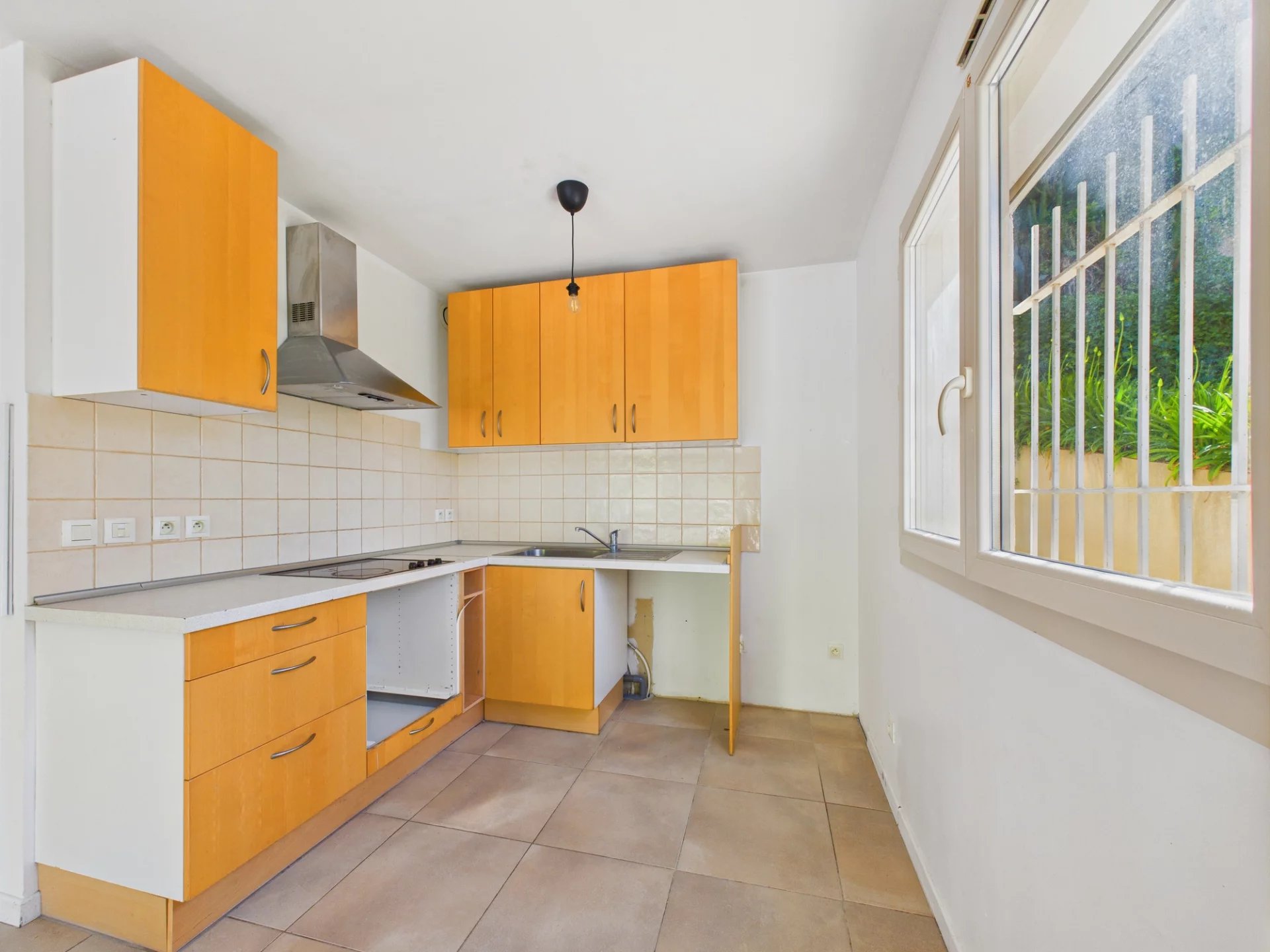 Appartement 3 pièces 71m² + Terrasse + 2 Parkings – Av des Plantiers ST LAURENT DU VAR