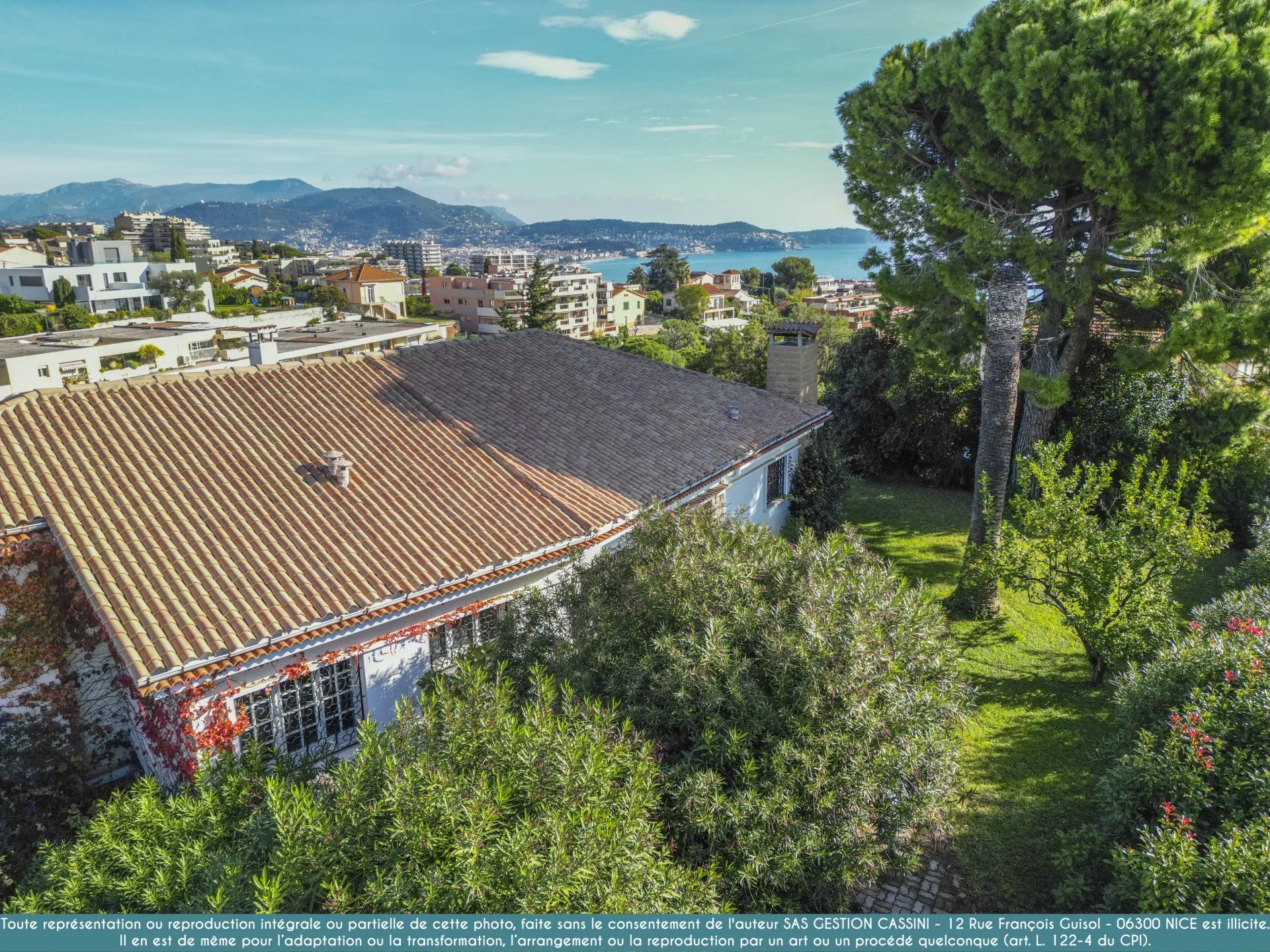 VILLA DE LUXE 326m² PISCINE GARAGE NOMBREUX PARKINGS – NICE FABRON/LANTERNE