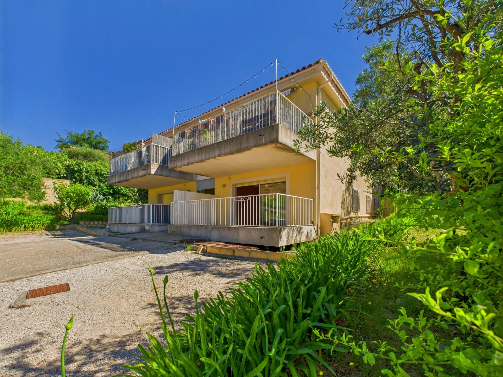 Appartement 3 pièces 71m² + Terrasse + 2 Parkings – Av des Plantiers ST LAURENT DU VAR