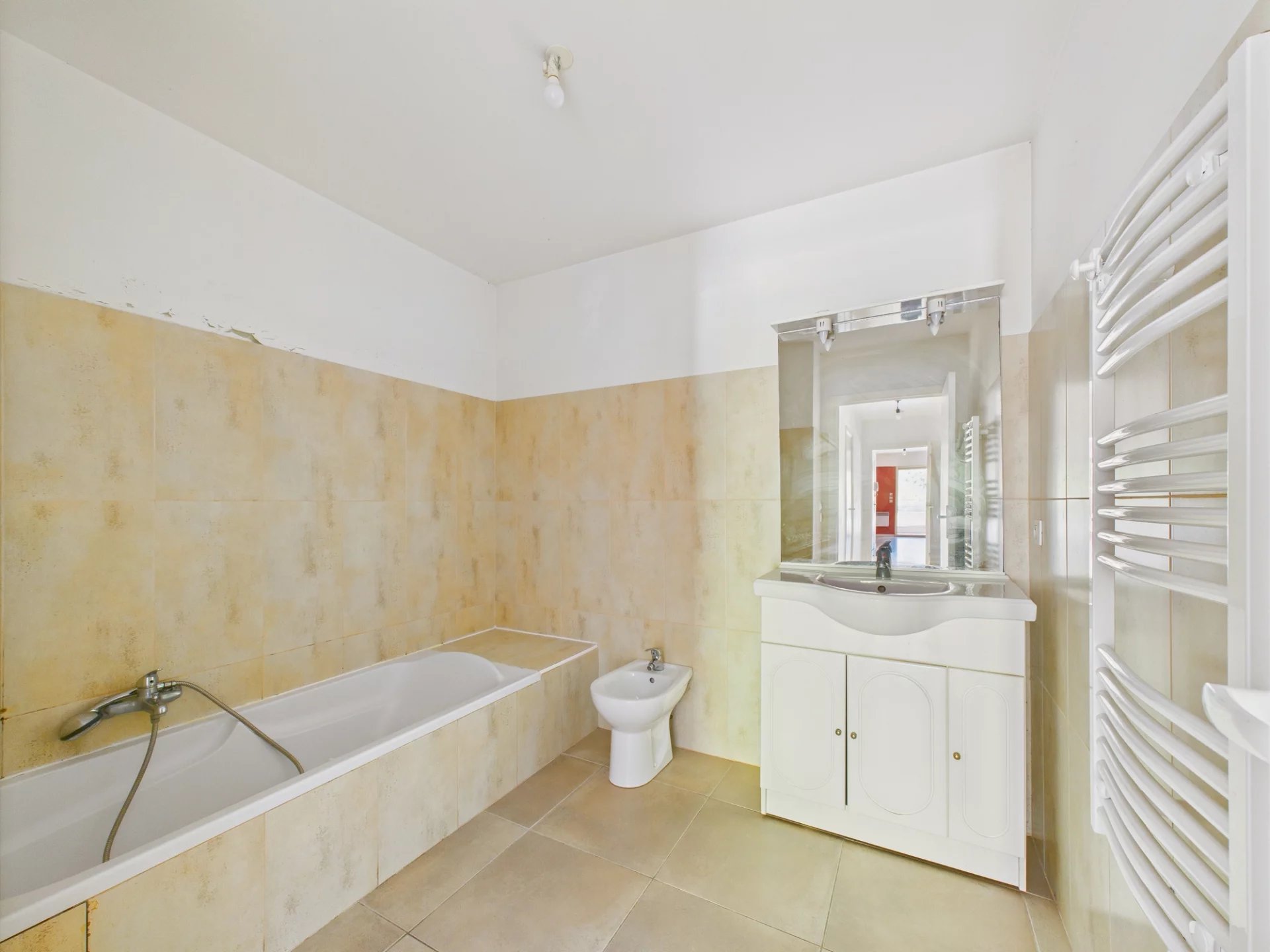 Appartement 3 pièces 71m² + Terrasse + 2 Parkings – Av des Plantiers ST LAURENT DU VAR