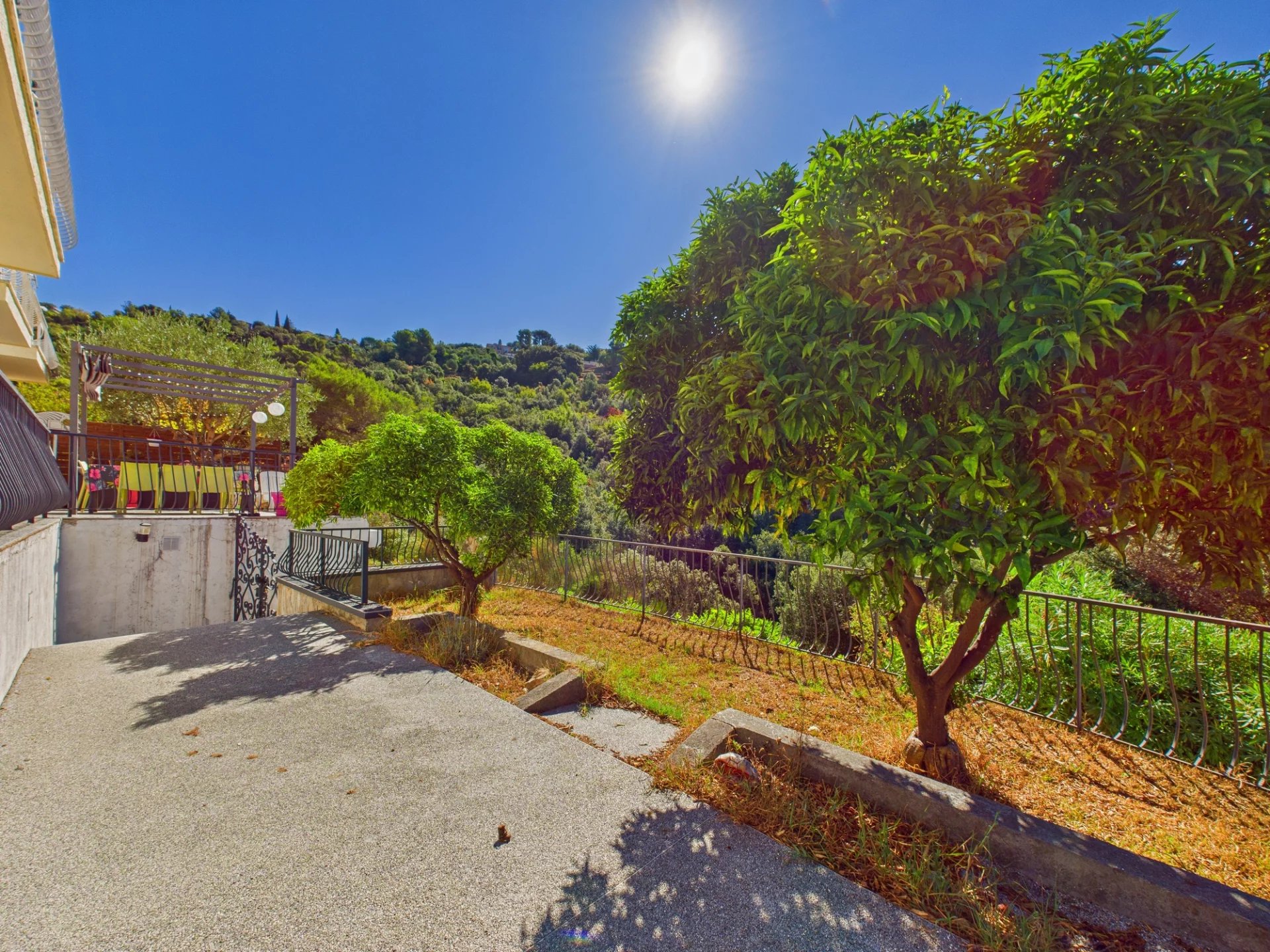 Bas de VILLA 4 pièces 114m² LC (277.30m² au total) Jardin / Terrasse + Grand garage – NICE Saint Pancrace
