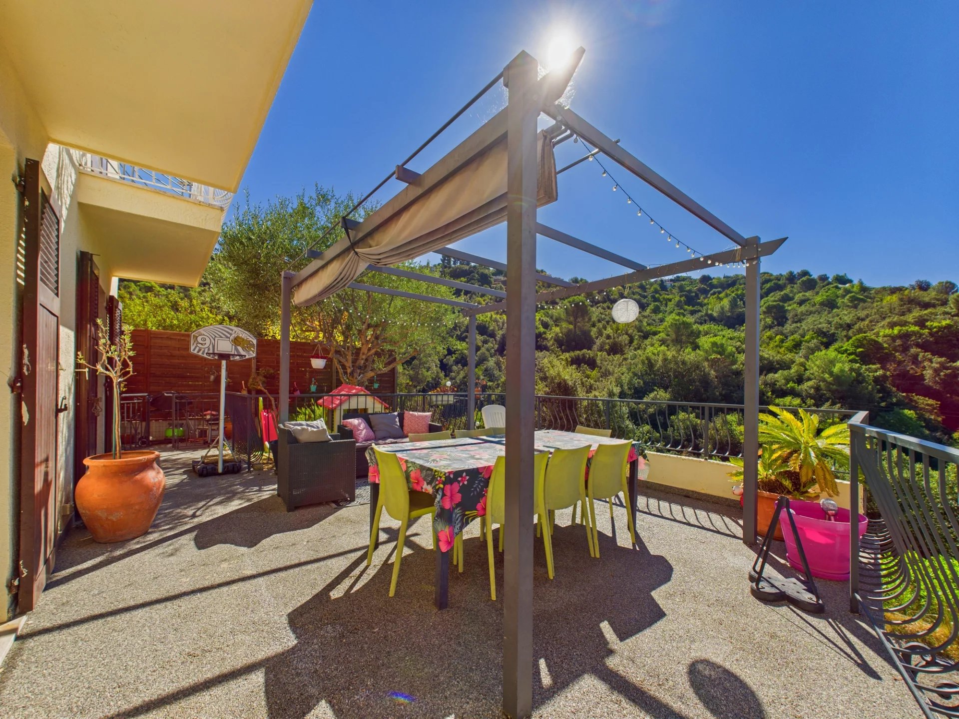 Bas de VILLA 4 pièces 114m² LC (277.30m² au total) Jardin / Terrasse + Grand garage – NICE Saint Pancrace