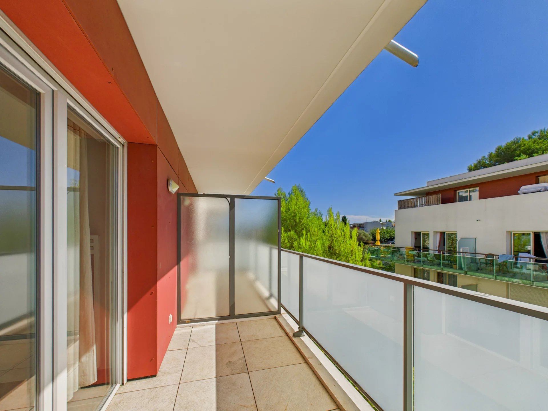 Appartement 2 Pièces Terrasse – Parking – Premiere Avenue – Antibes