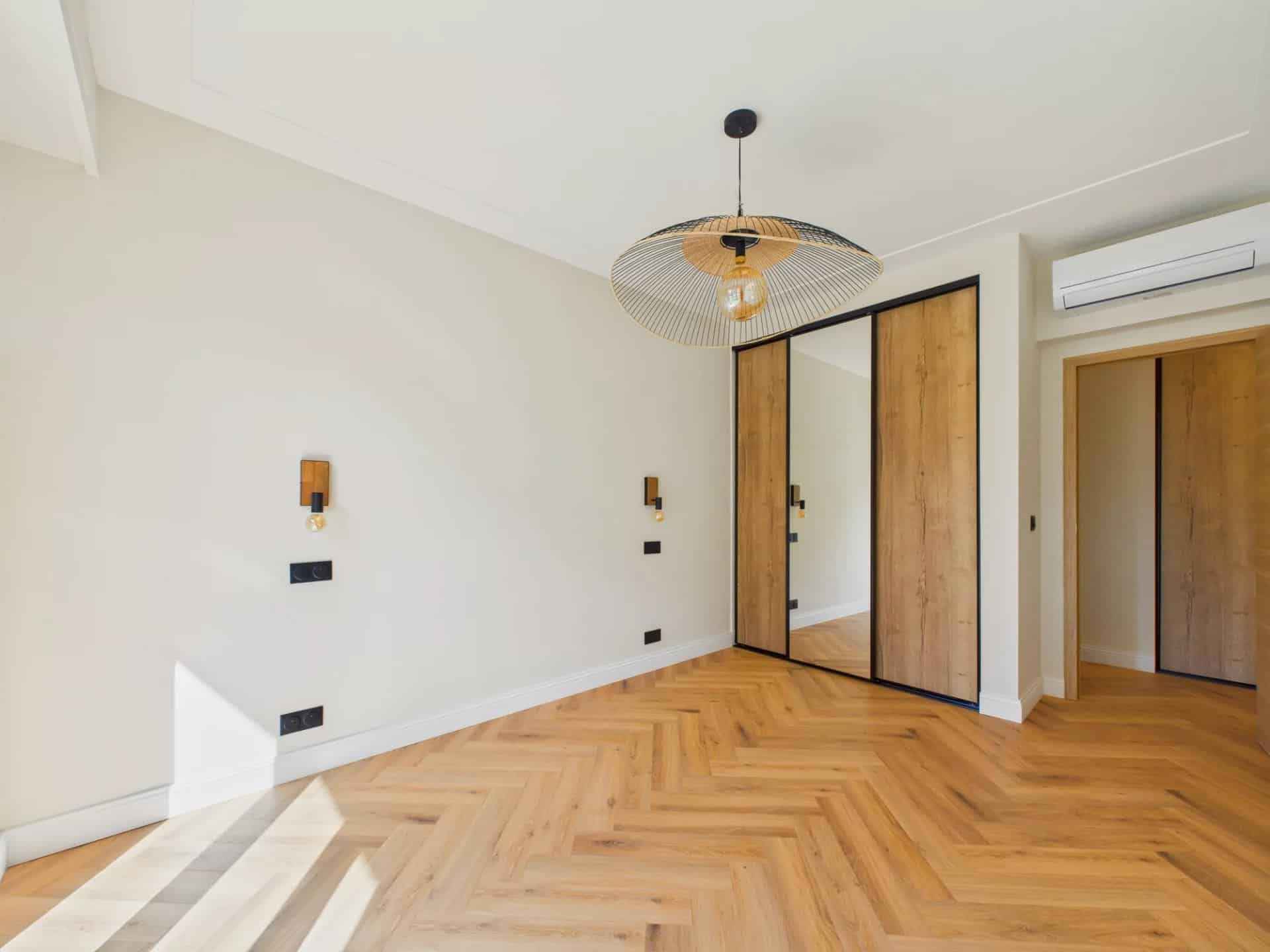 Appartement 2 Pièces + Balcon – Bd Lech Walesa – NICE Le Port