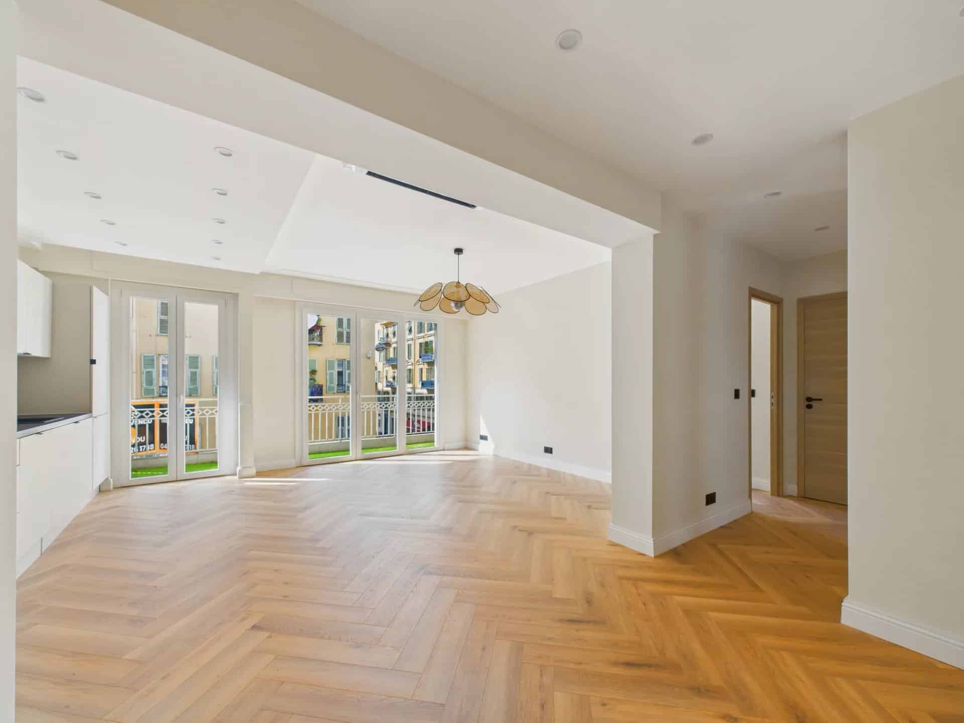 Appartement 2 Pièces + Balcon – Bd Lech Walesa – NICE Le Port