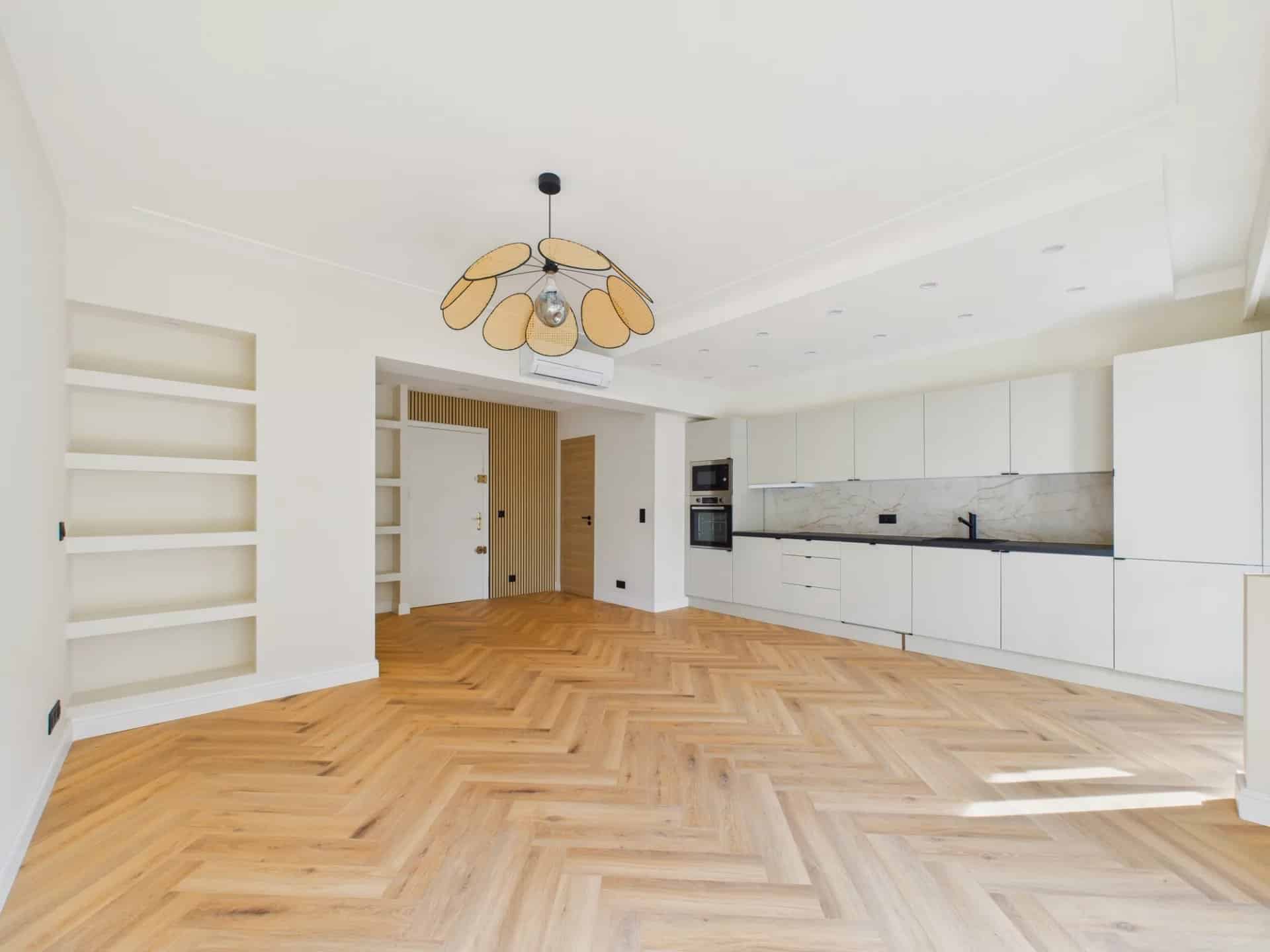 Appartement 2 Pièces + Balcon – Bd Lech Walesa – NICE Le Port