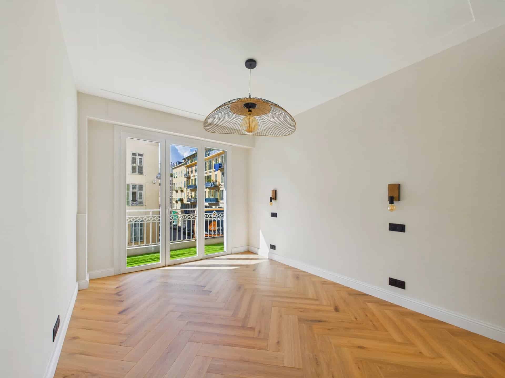 Appartement 2 Pièces + Balcon – Bd Lech Walesa – NICE Le Port