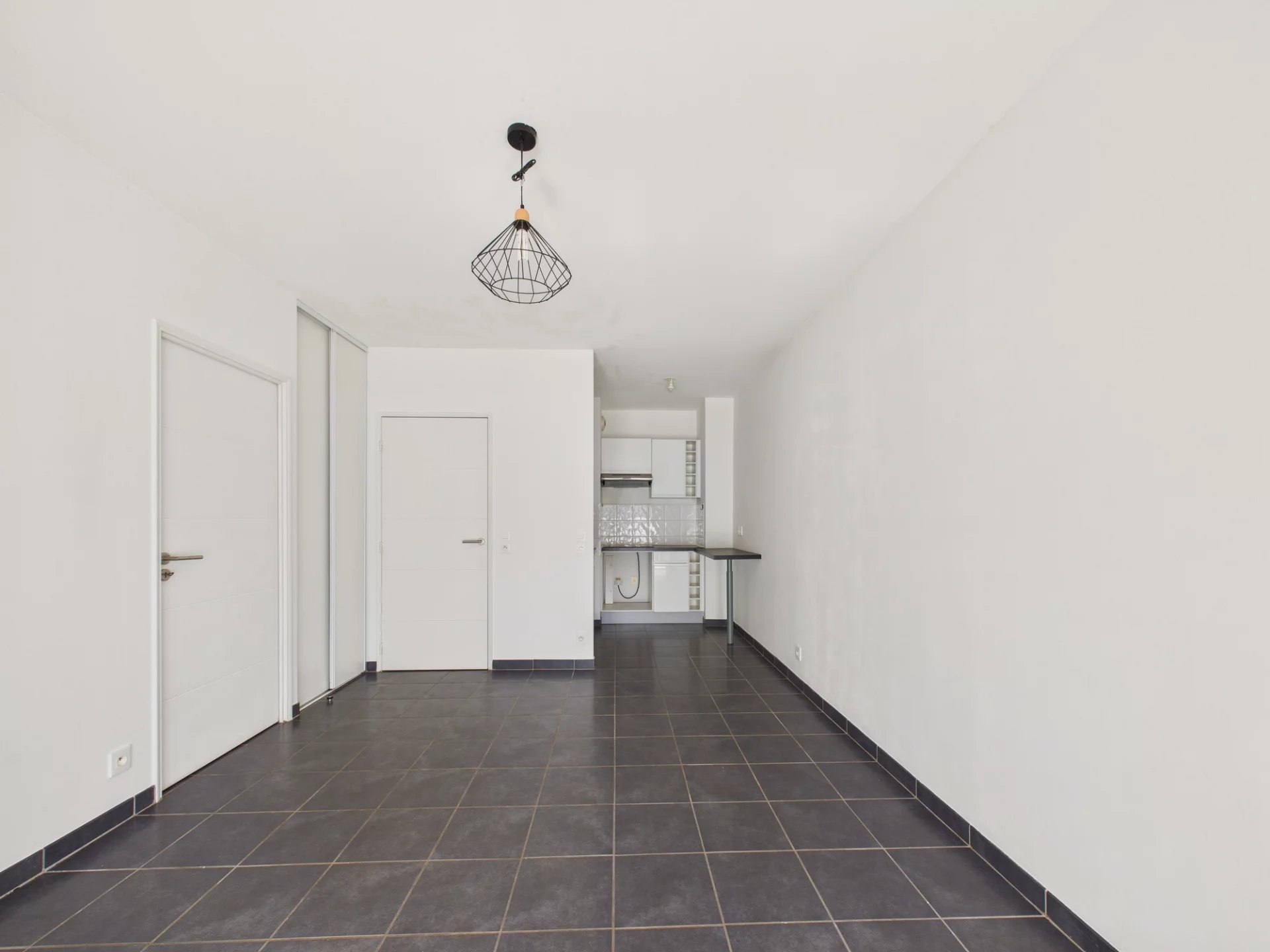 Appartement 2 Pièces Terrasse – Parking – Premiere Avenue – Antibes