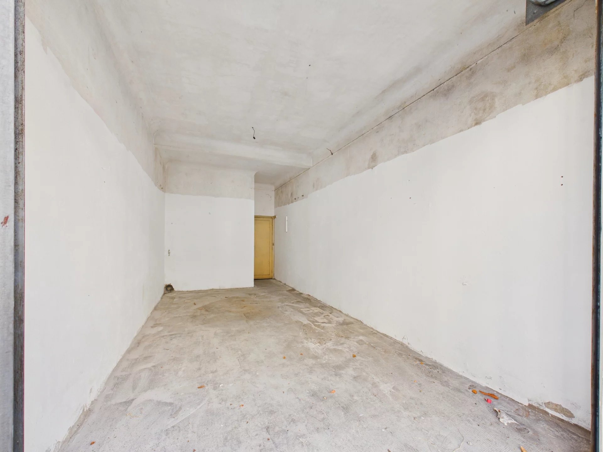 GARAGE – 77 BIS BD GAMBETTA – NICE