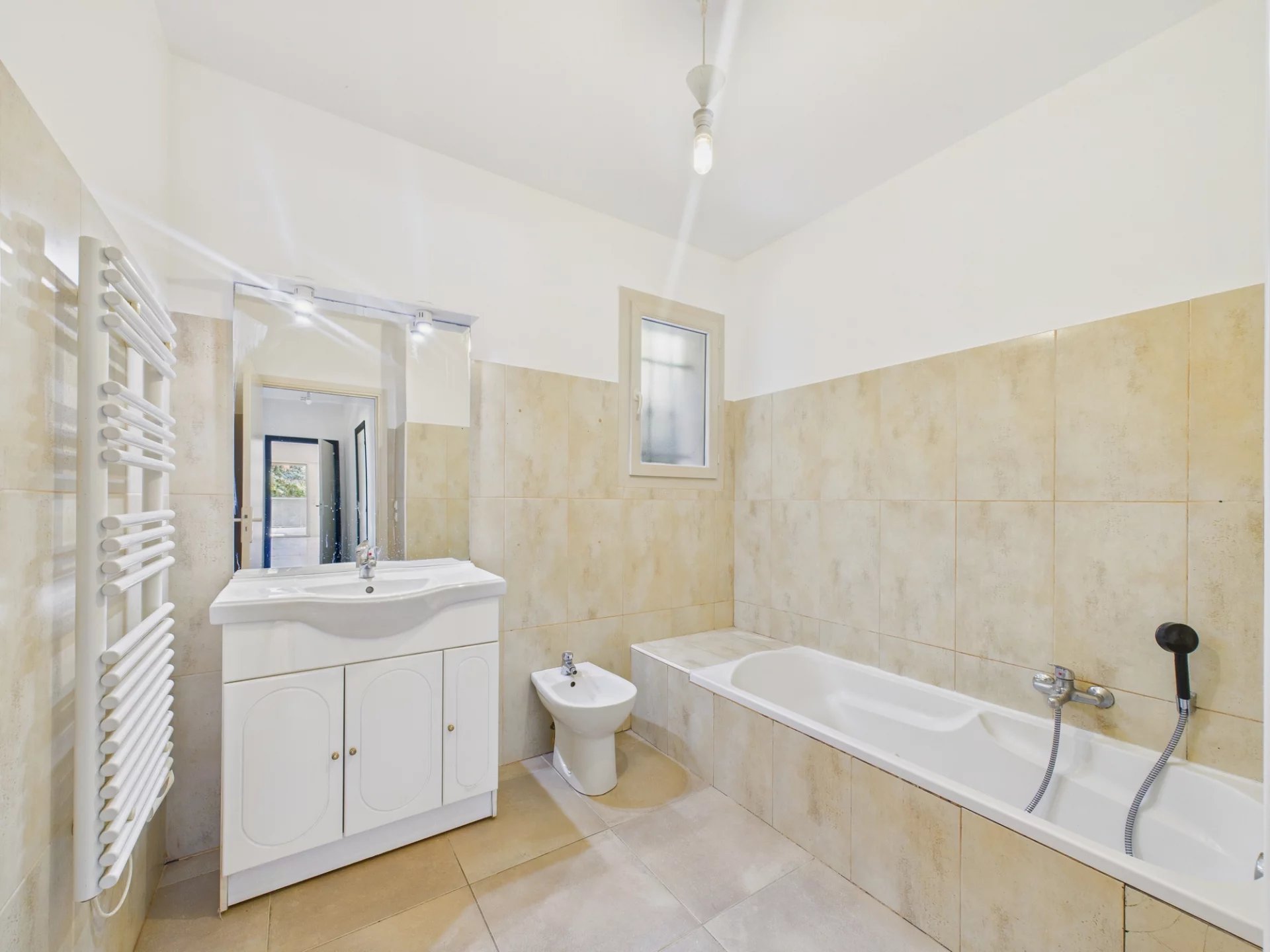 Appartement 3 pièces Terrasse Parkings – Av des Plantiers ST LAURENT DU VAR