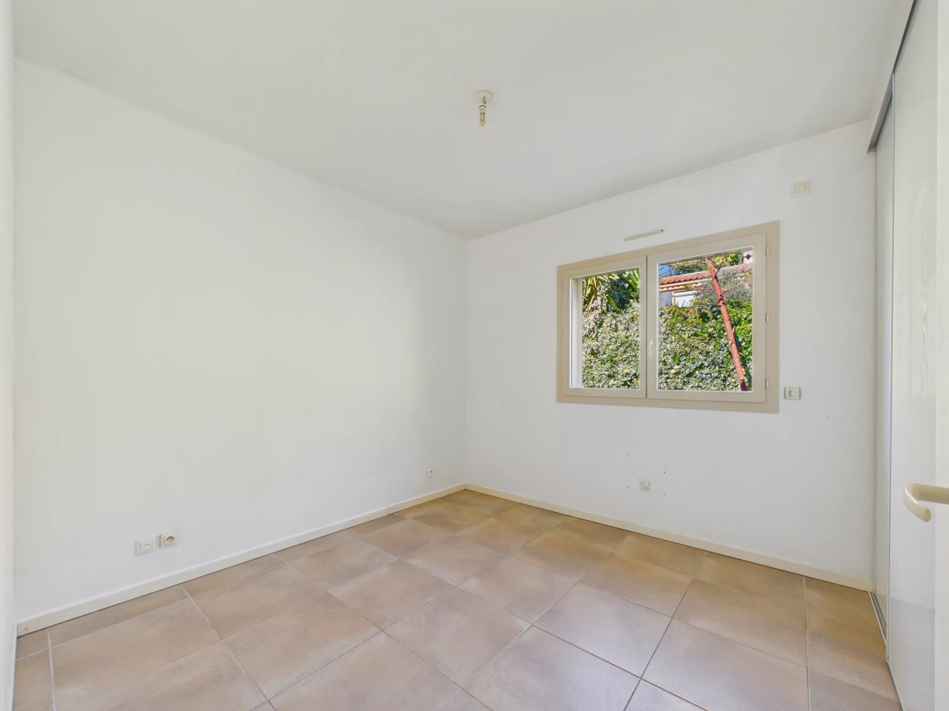 Appartement 3 pièces Terrasse Parkings – Av des Plantiers ST LAURENT DU VAR