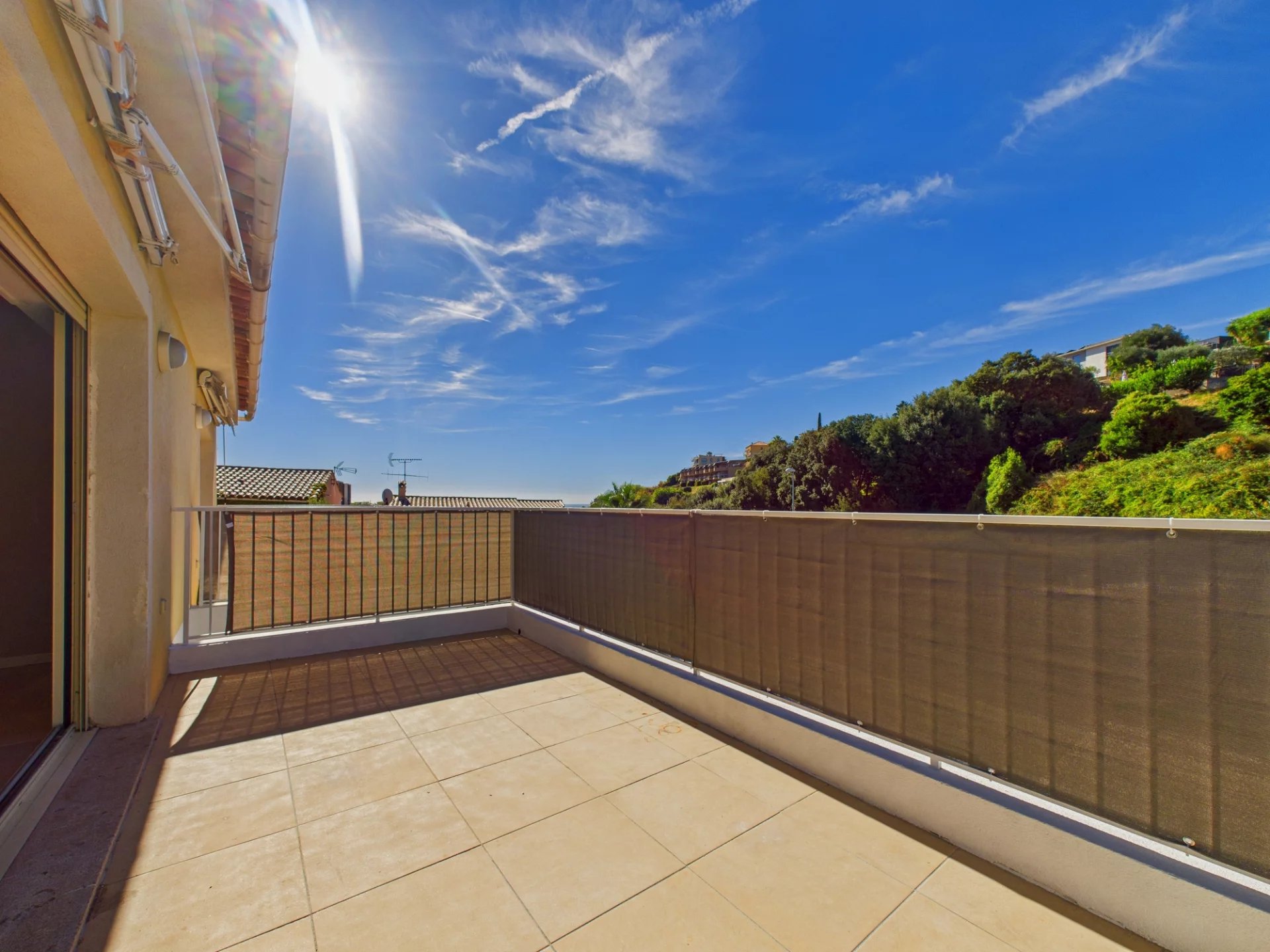 Appartement 3 pièces Terrasse Parkings – Av des Plantiers ST LAURENT DU VAR