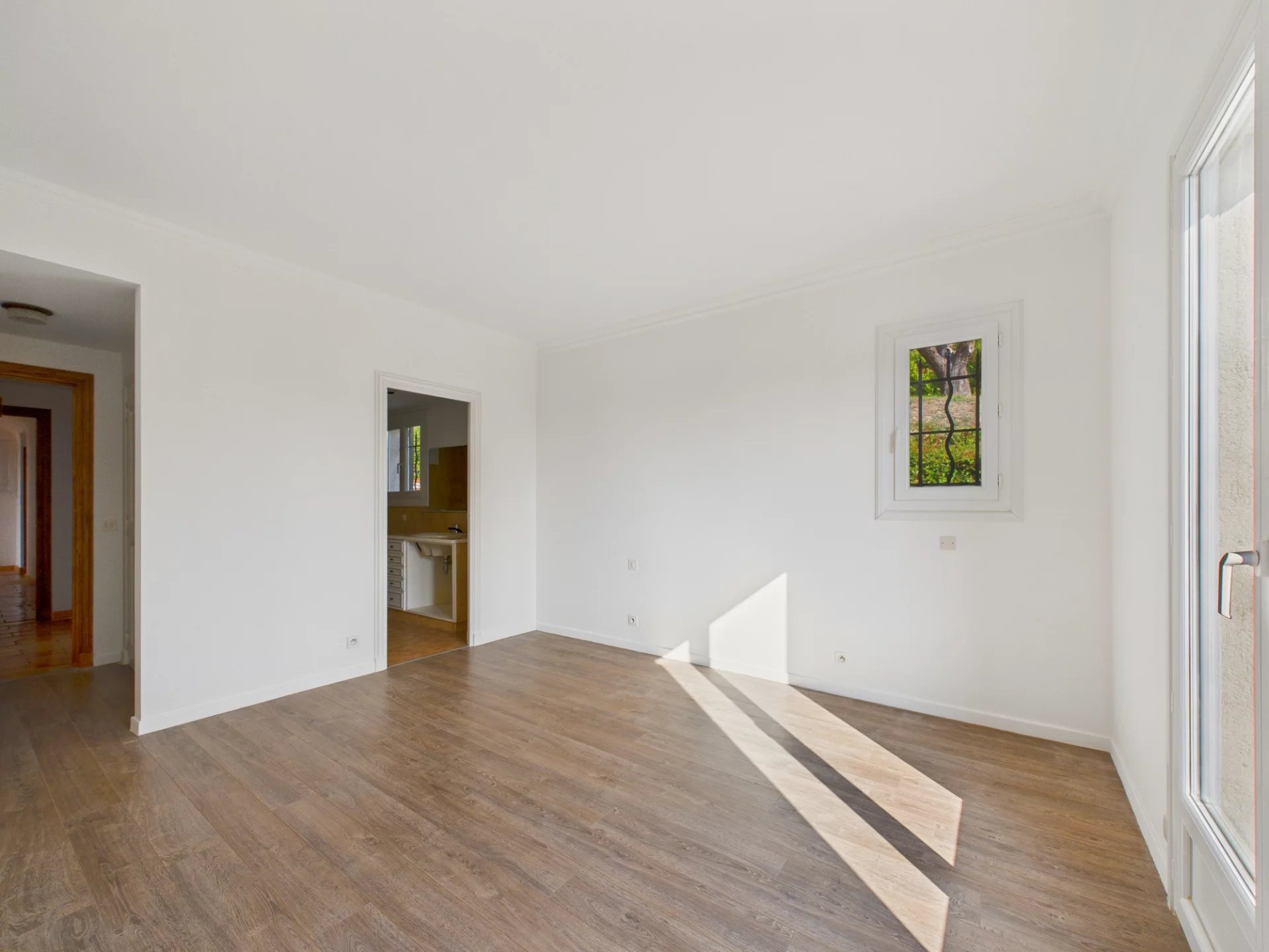 Villa individuelle 199m² avec Piscine + 1857m² de Jardin – LA COLLE SUR LOUP