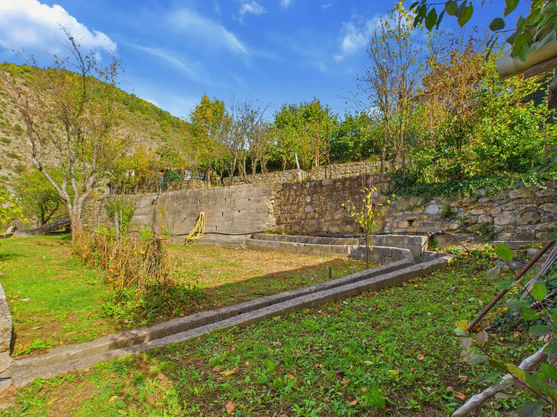 Maison de village à terminer – Terrains – Gorblaou-St-Colomban – Lantosque