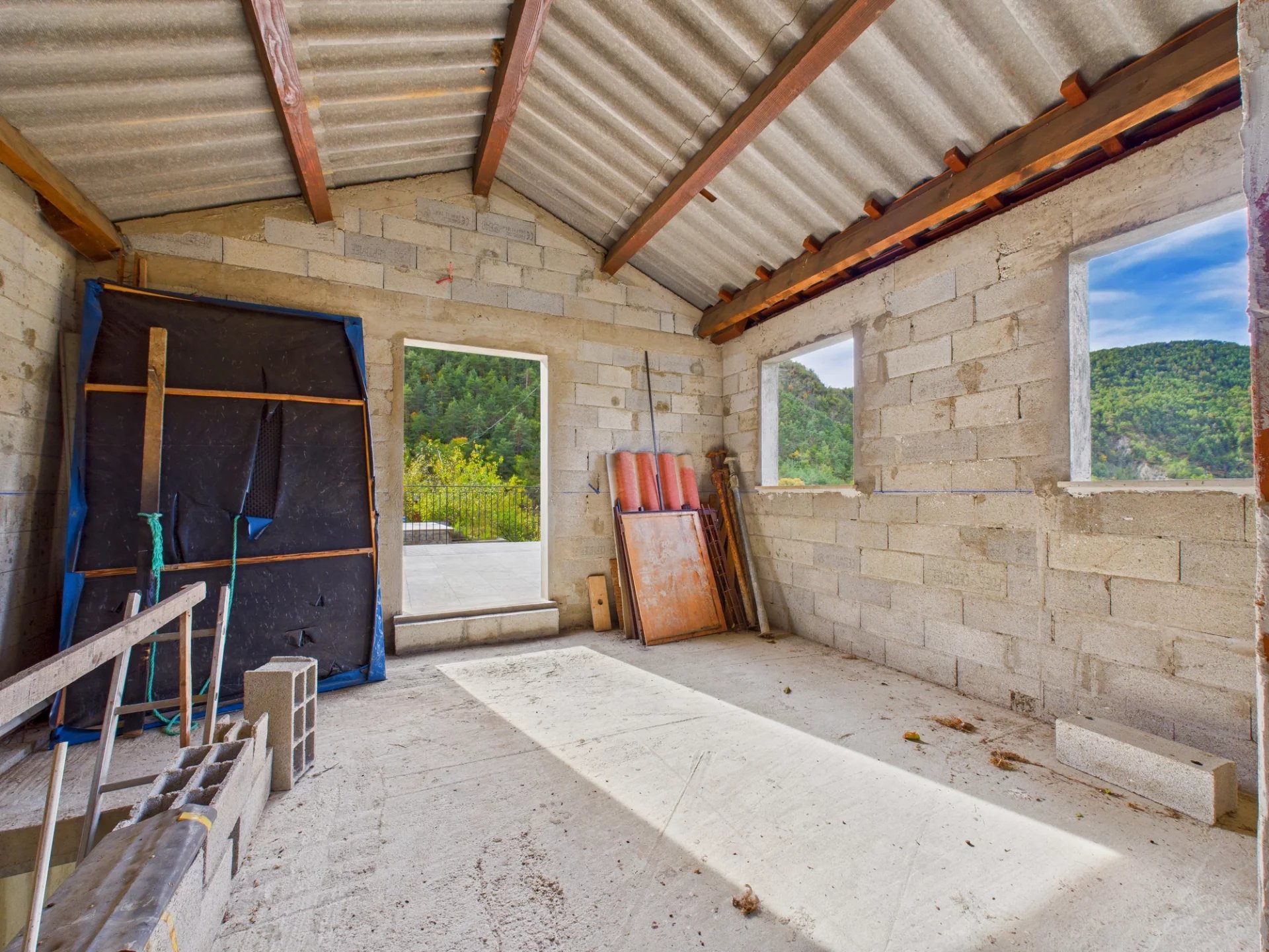 Maison de village à terminer – Terrains – Gorblaou-St-Colomban – Lantosque