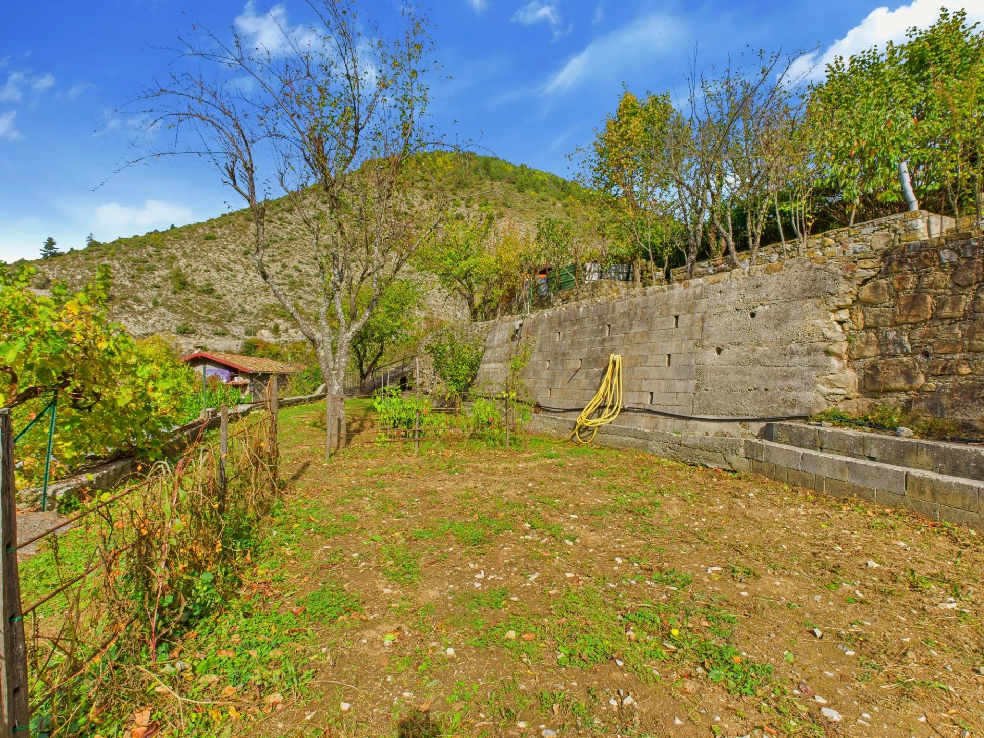 Maison de village à terminer – Terrains – Gorblaou-St-Colomban – Lantosque