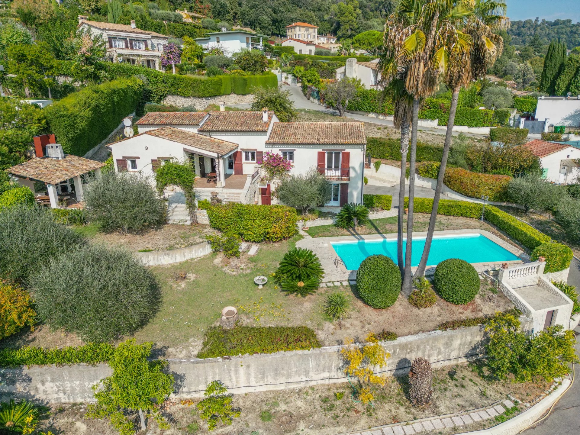 Villa individuelle 199m² avec Piscine + 1857m² de Jardin – LA COLLE SUR LOUP