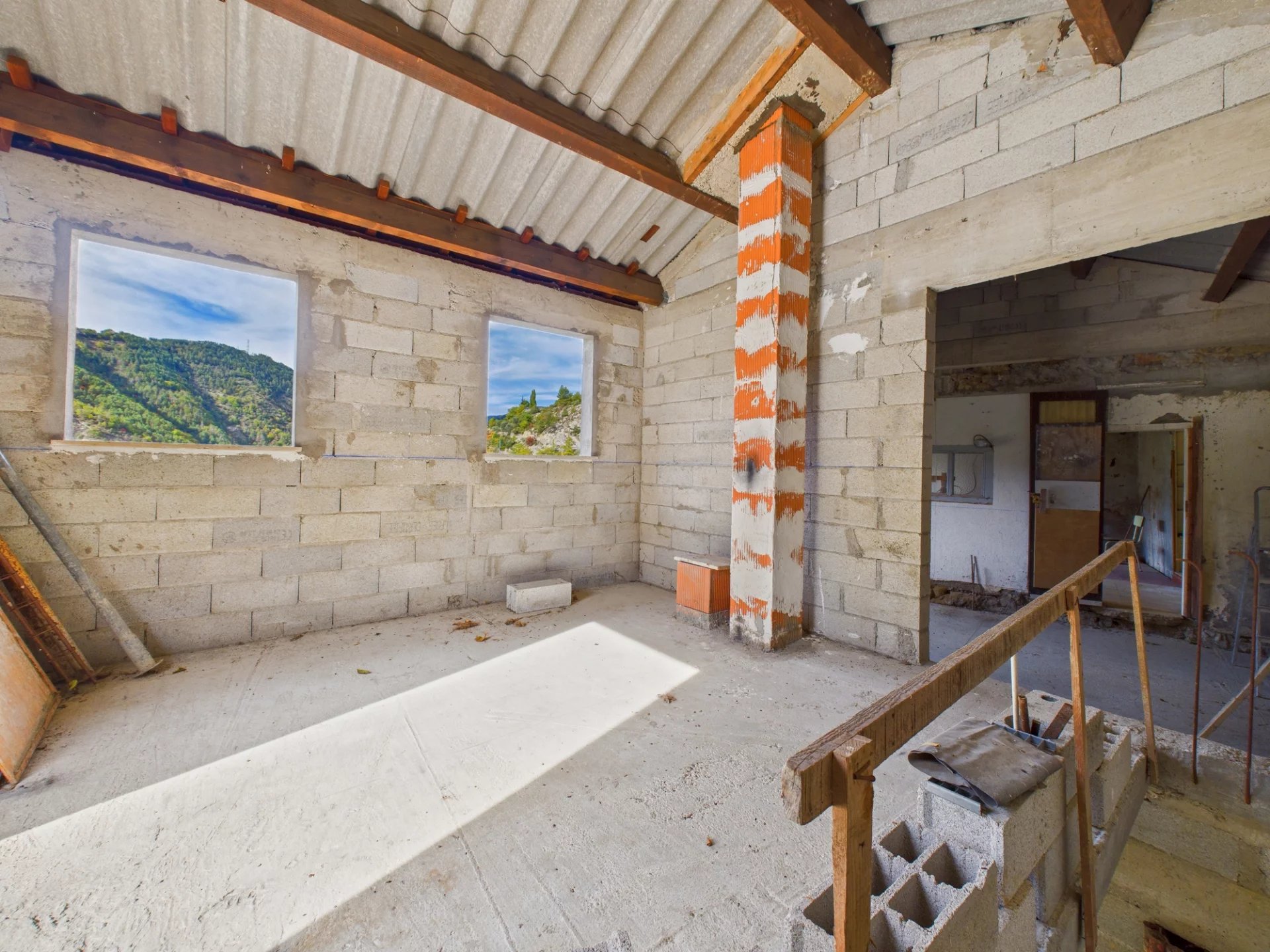 Maison de village à terminer – Terrains – Gorblaou-St-Colomban – Lantosque