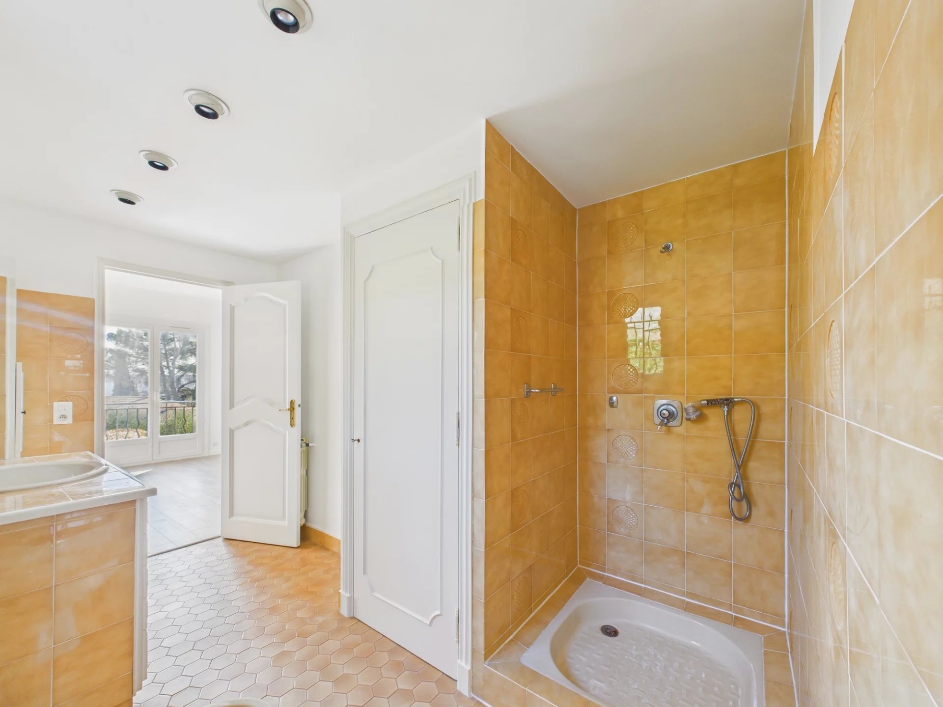 Villa individuelle 199m² avec Piscine + 1857m² de Jardin – LA COLLE SUR LOUP