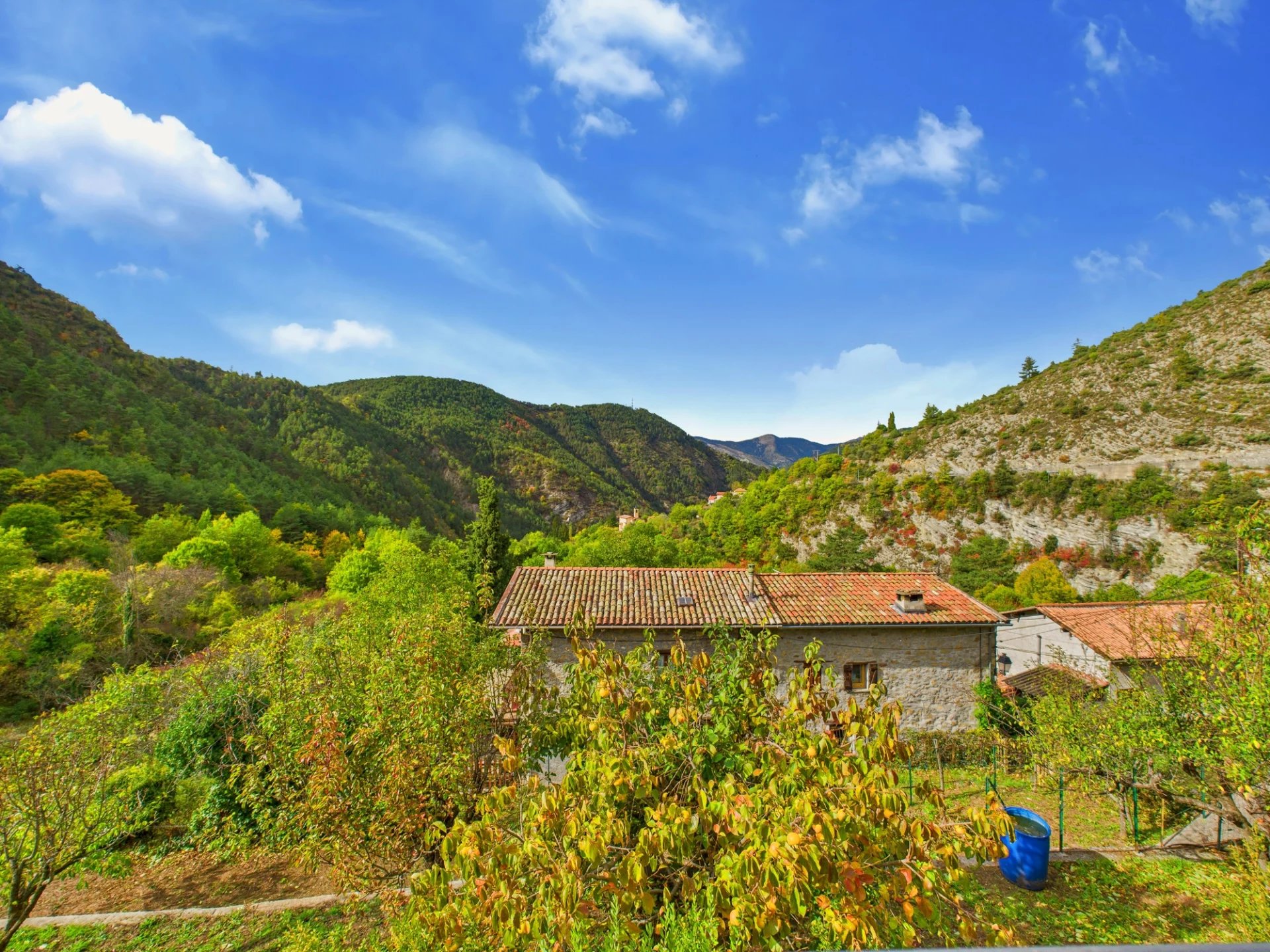 Maison de village à terminer – Terrains – Gorblaou-St-Colomban – Lantosque