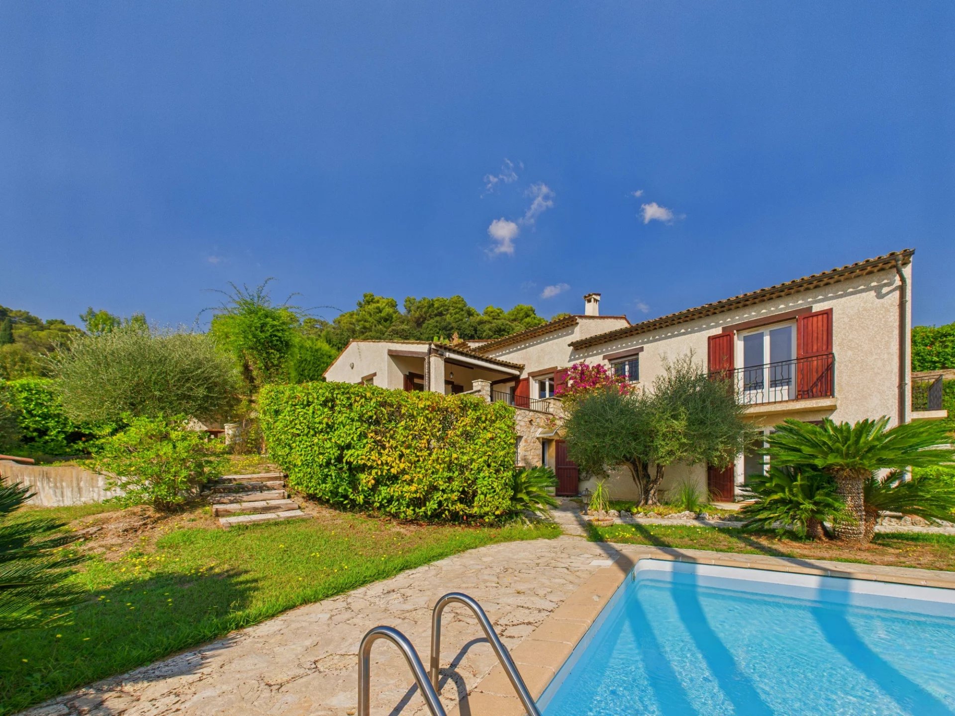 Villa individuelle 199m² avec Piscine + 1857m² de Jardin – LA COLLE SUR LOUP
