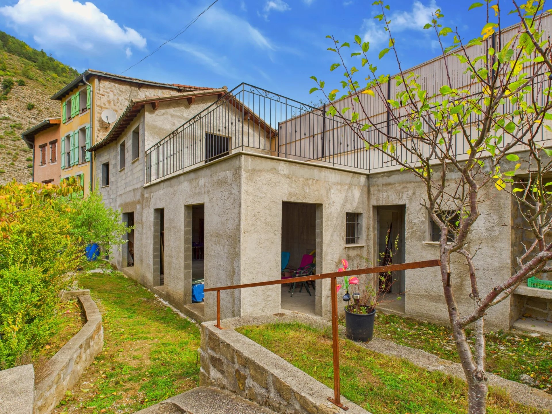 Maison de village à terminer – Terrains – Gorblaou-St-Colomban – Lantosque