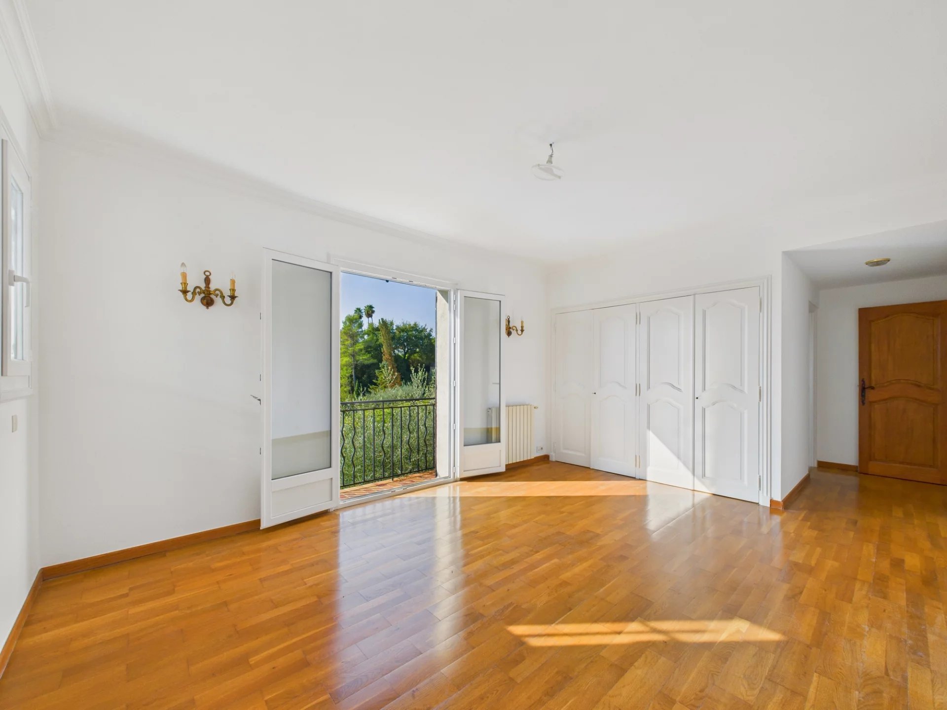 Villa individuelle 199m² avec Piscine + 1857m² de Jardin – LA COLLE SUR LOUP