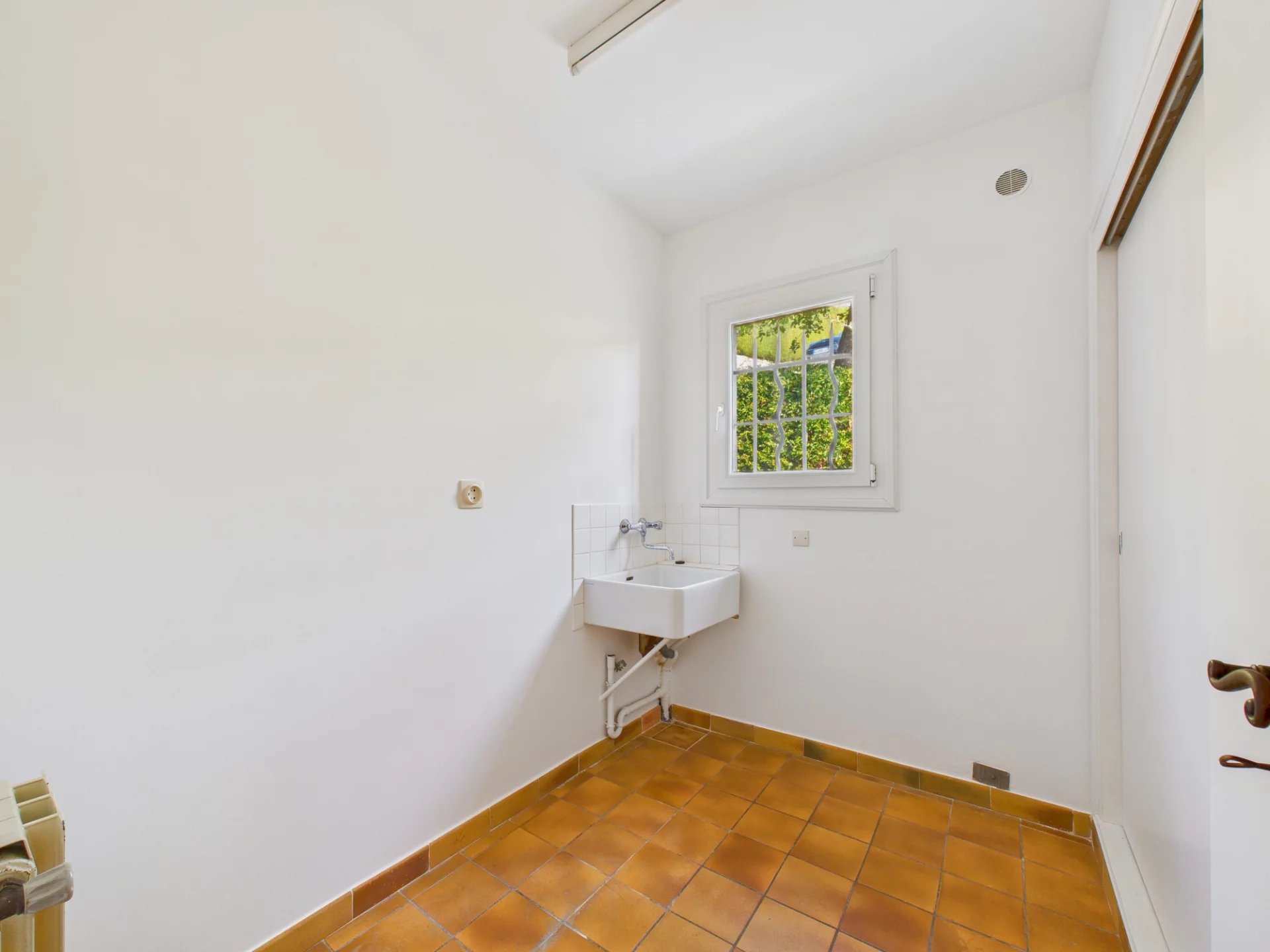 Villa individuelle 199m² avec Piscine + 1857m² de Jardin – LA COLLE SUR LOUP