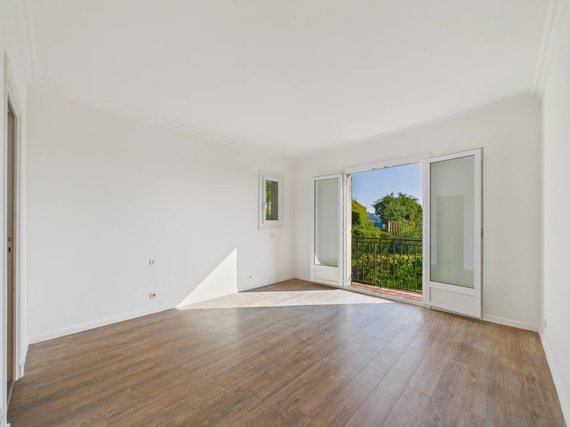 Villa individuelle 199m² avec Piscine + 1857m² de Jardin – LA COLLE SUR LOUP