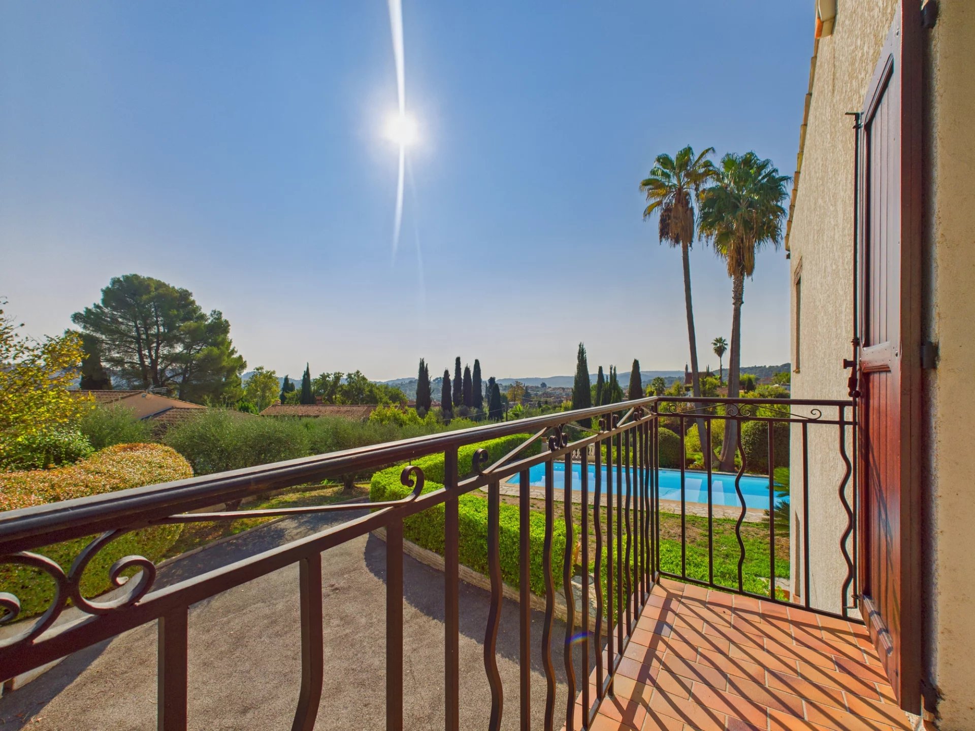 Villa individuelle 199m² avec Piscine + 1857m² de Jardin – LA COLLE SUR LOUP