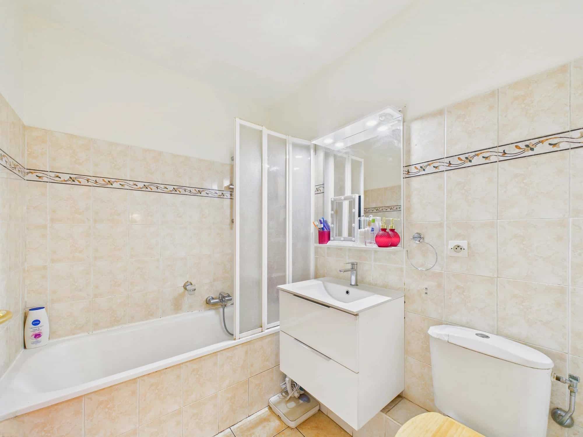 Appartement studio + terrasse – Rue Richelmi – NICE Riquier