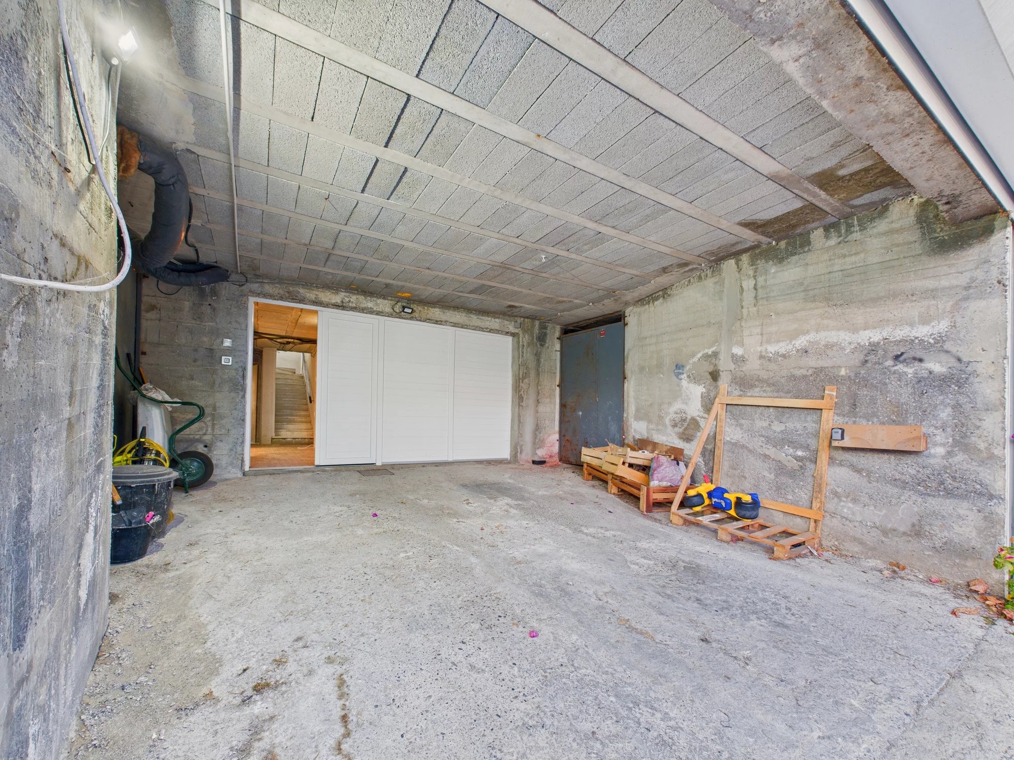 Bas de VILLA 4 pièces 114m² LC (277.30m² au total) Jardin / Terrasse + Grand garage – NICE Saint Pancrace