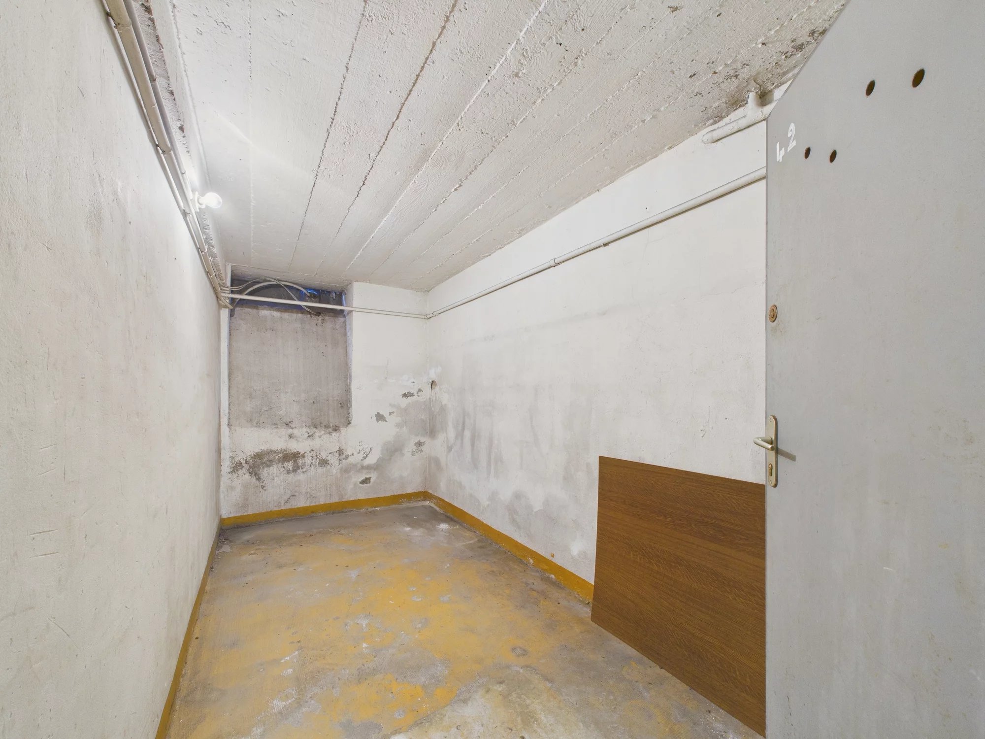 Cave – 28 Rue Georges Ville – NICE