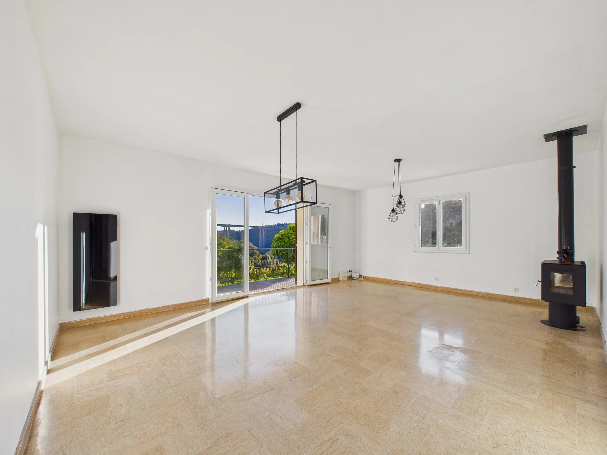 Bas de VILLA 4 pièces 114m² LC (277.30m² au total) Jardin / Terrasse + Grand garage – NICE Saint Pancrace