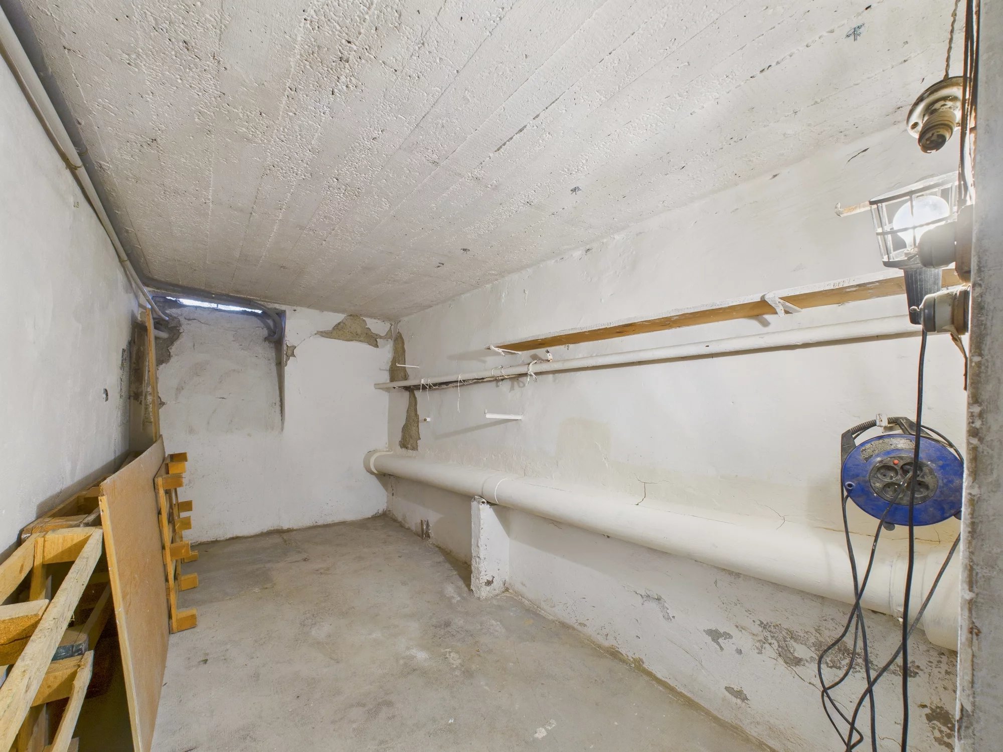 Cave – 17 Rue Auguste Gal – NICE