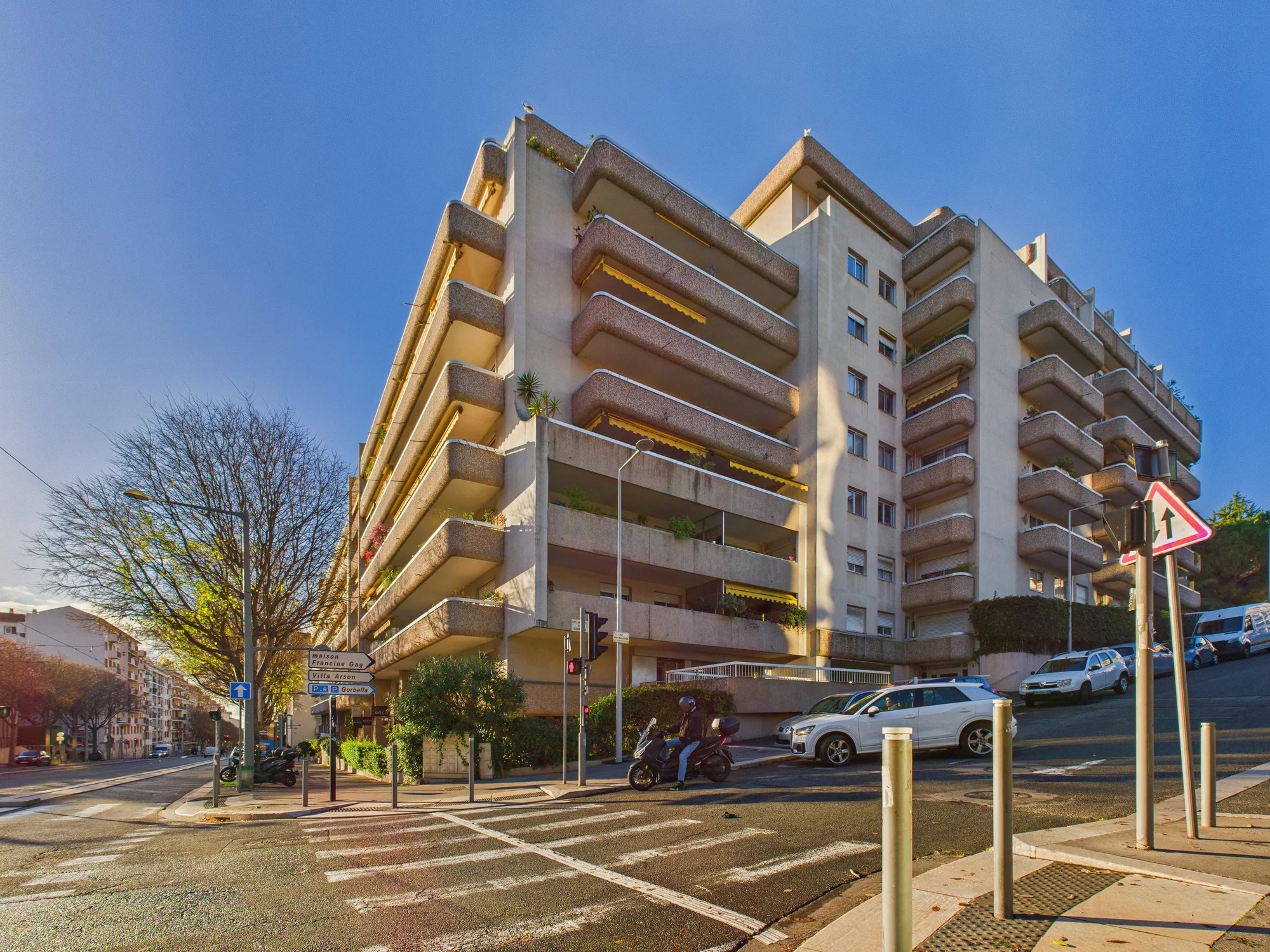 Garage – 3 Rue Pierre Mellarede – NICE Jardins de Gorbella