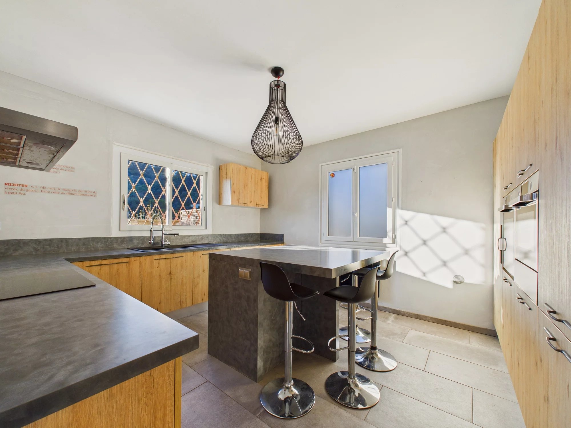 Bas de VILLA 4 pièces 114m² LC (277.30m² au total) Jardin / Terrasse + Grand garage – NICE Saint Pancrace