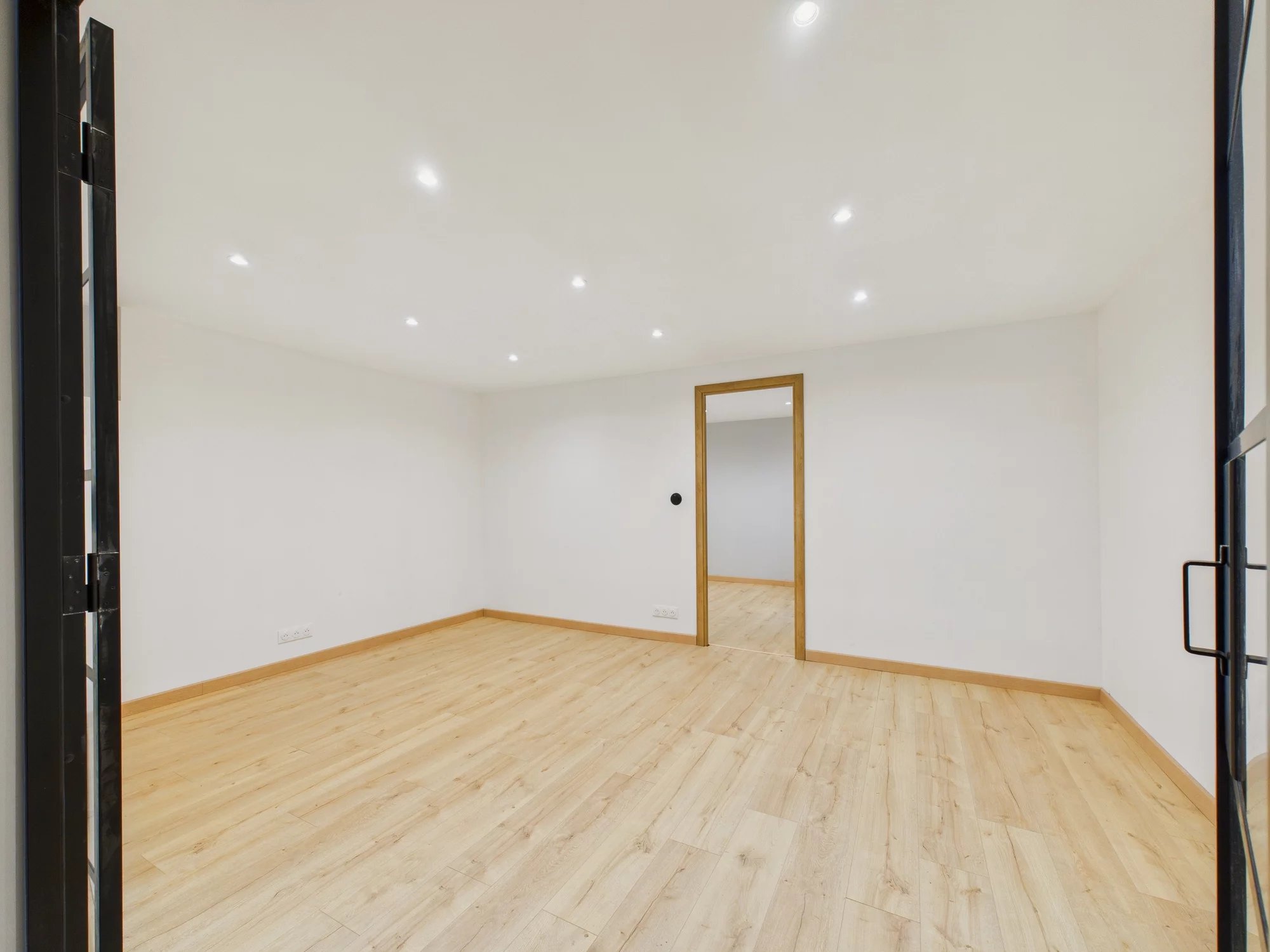 Bas de VILLA 4 pièces 114m² LC (277.30m² au total) Jardin / Terrasse + Grand garage – NICE Saint Pancrace