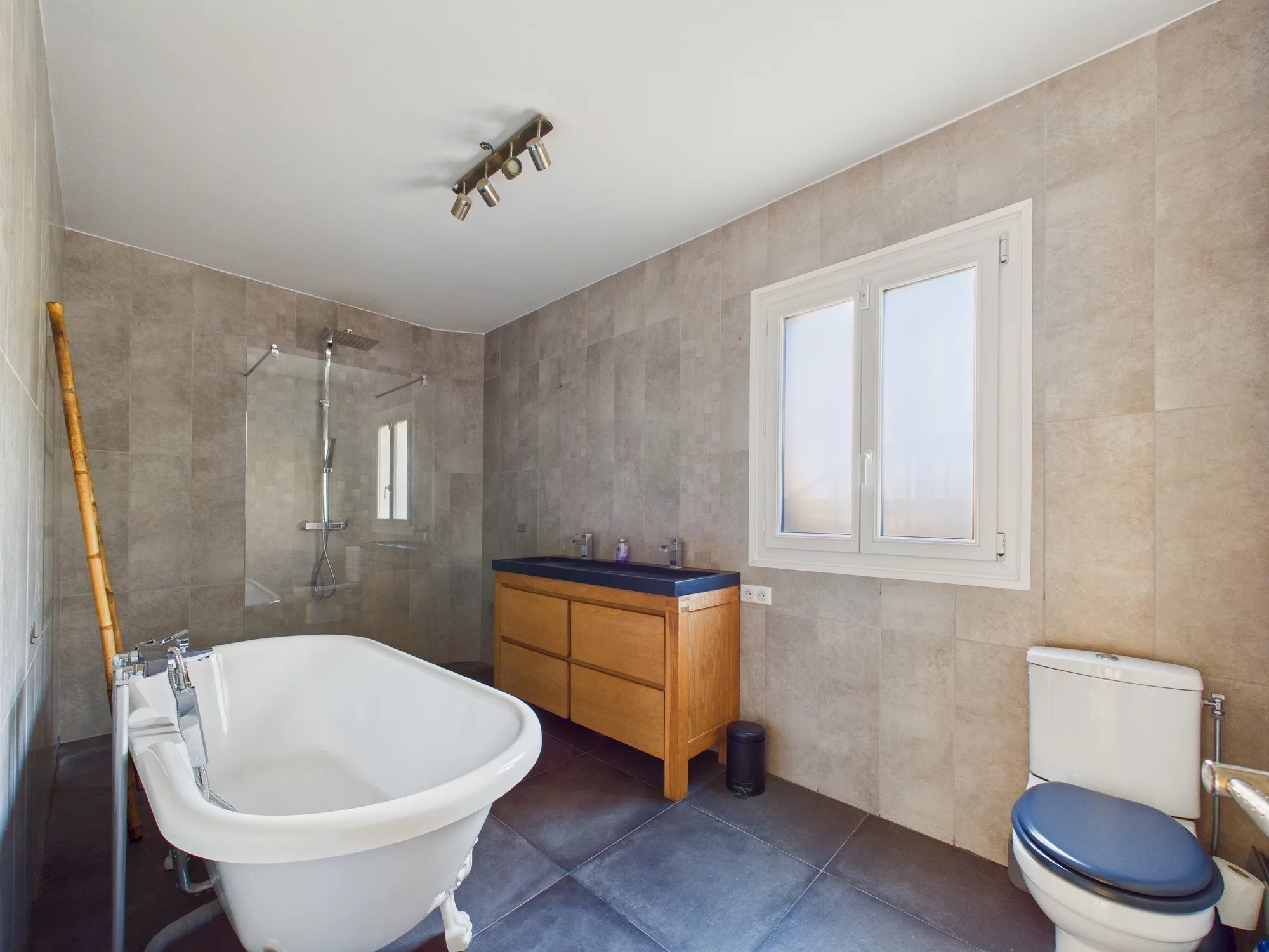 Bas de VILLA 4 pièces 114m² LC (277.30m² au total) Jardin / Terrasse + Grand garage – NICE Saint Pancrace