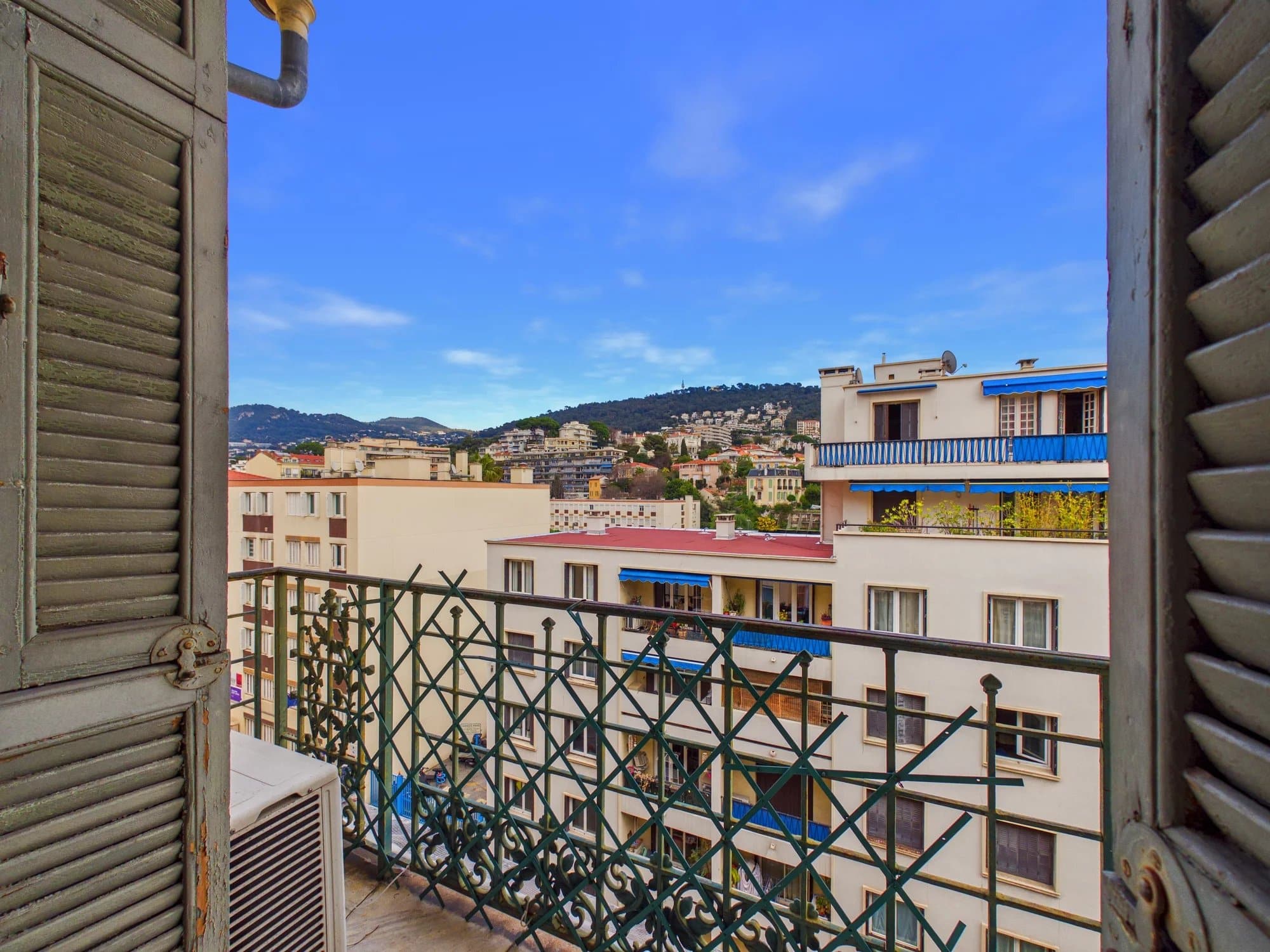 Appartement 3 pièces dernier étage – Bd Stalingrad NICE Le Port