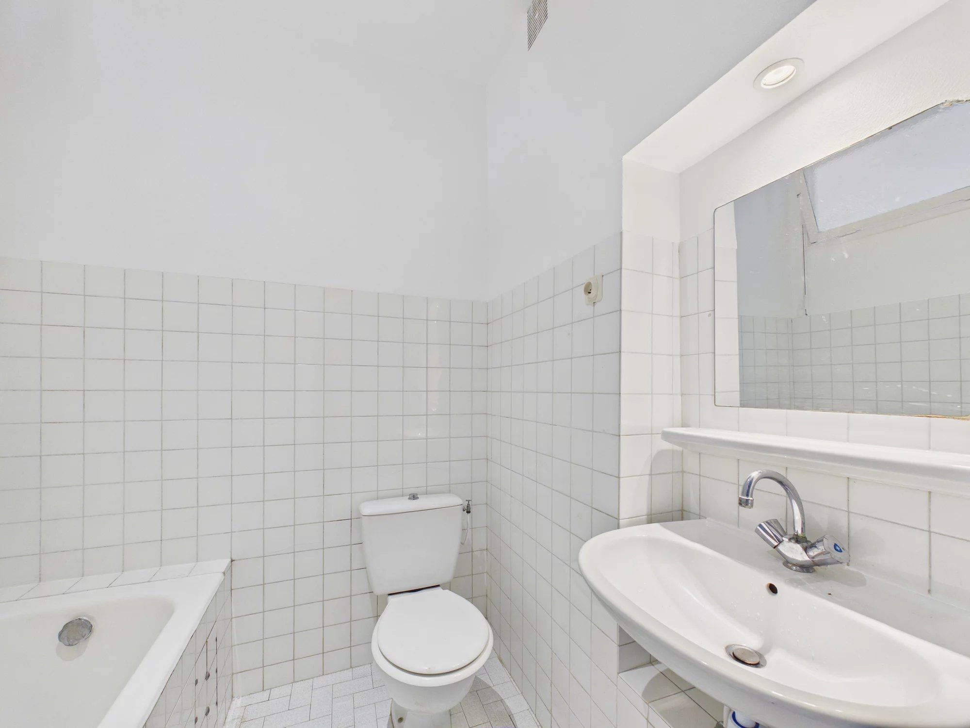 Appartement 2 pièces + grande cave + Jardin – Rue Cros de Capeu – NICE